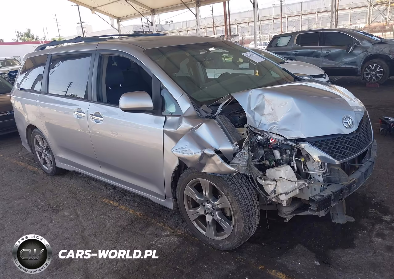 2017 Toyota Sienna Se 8 Passenger – zdjęcie 1 z 17
