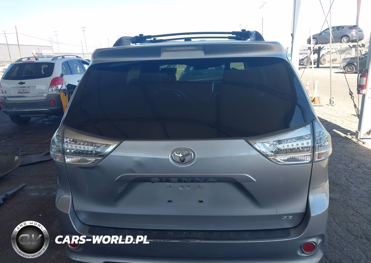 2017 Toyota Sienna Se 8 Passenger VIN:5TDXZ3DC0HS859365 - 17