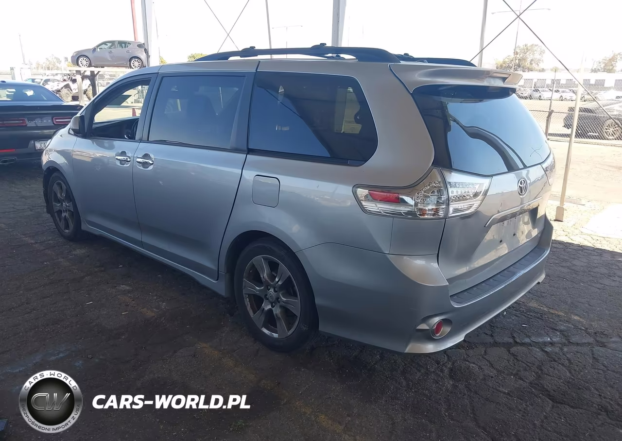 2017 Toyota Sienna Se 8 Passenger VIN:5TDXZ3DC0HS859365 - 3
