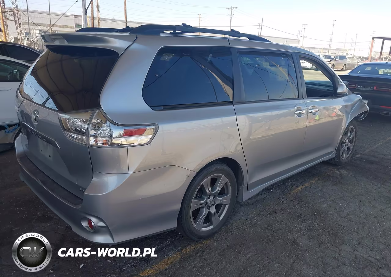 2017 Toyota Sienna Se 8 Passenger VIN:5TDXZ3DC0HS859365 - 4