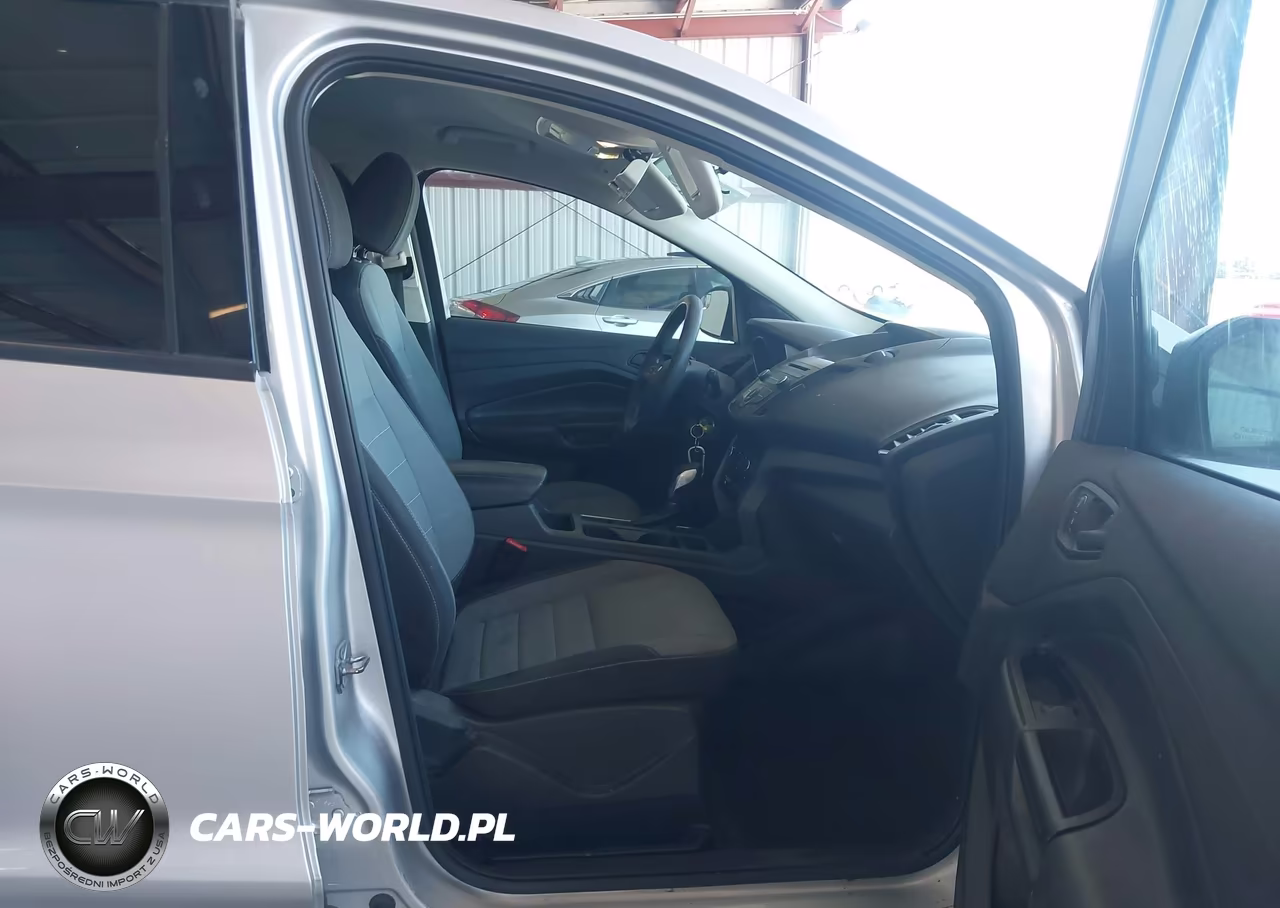 2017 Ford Escape S VIN:1FMCU0F7XHUE55170 - 5