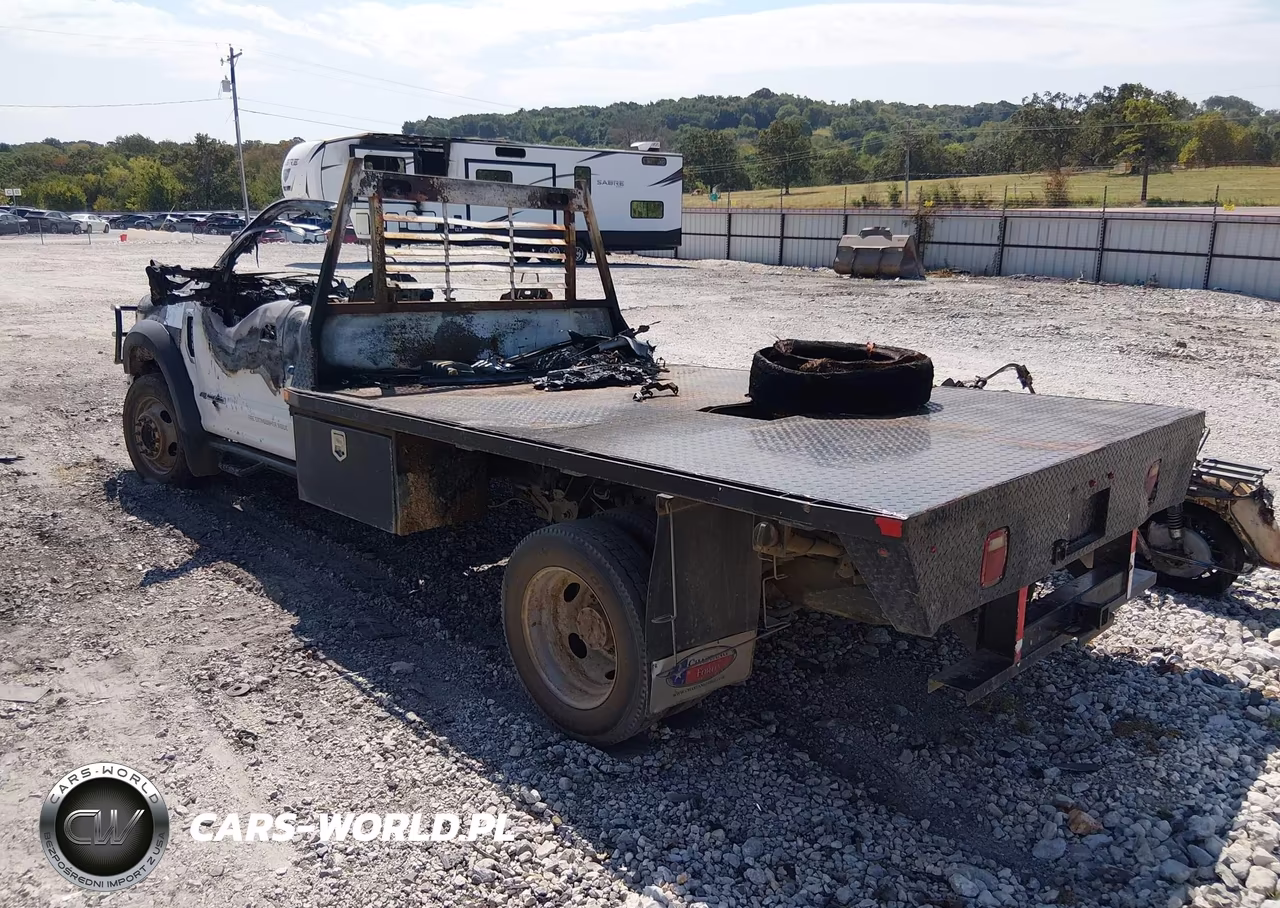 2018 Ford F-550 Chassis Xl VIN:1FDUF5HT4JEB13610 - 3