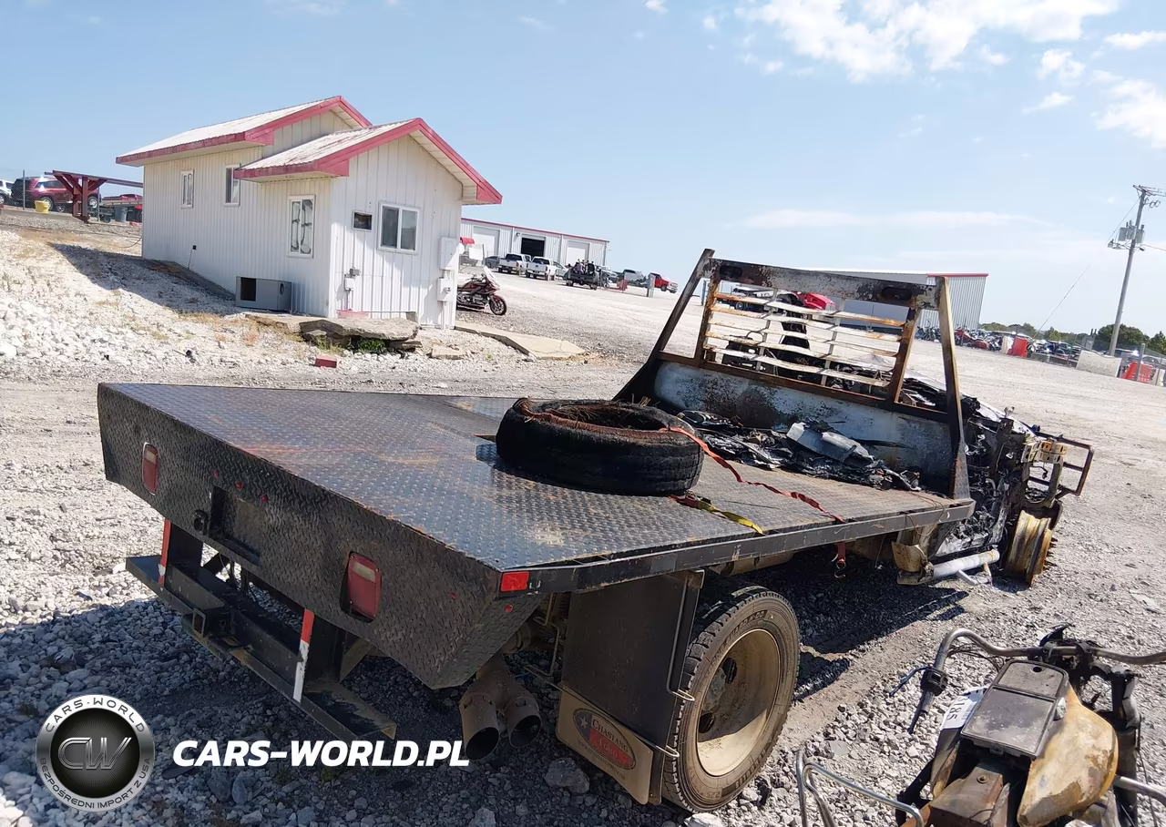 2018 Ford F-550 Chassis Xl VIN:1FDUF5HT4JEB13610 - 4