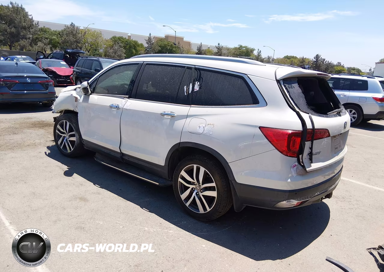 2018 Honda Pilot Elite VIN:5FNYF6H06JB003027 - 3
