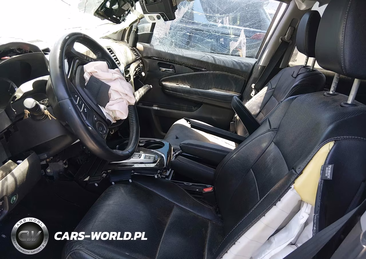 2018 Honda Pilot Elite VIN:5FNYF6H06JB003027 - 5