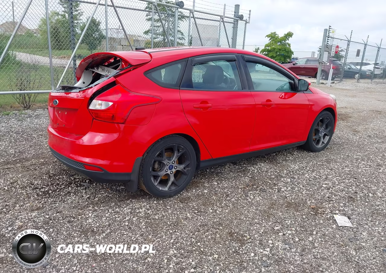 2014 Ford Focus Se VIN:1FADP3K22EL319537 - 4