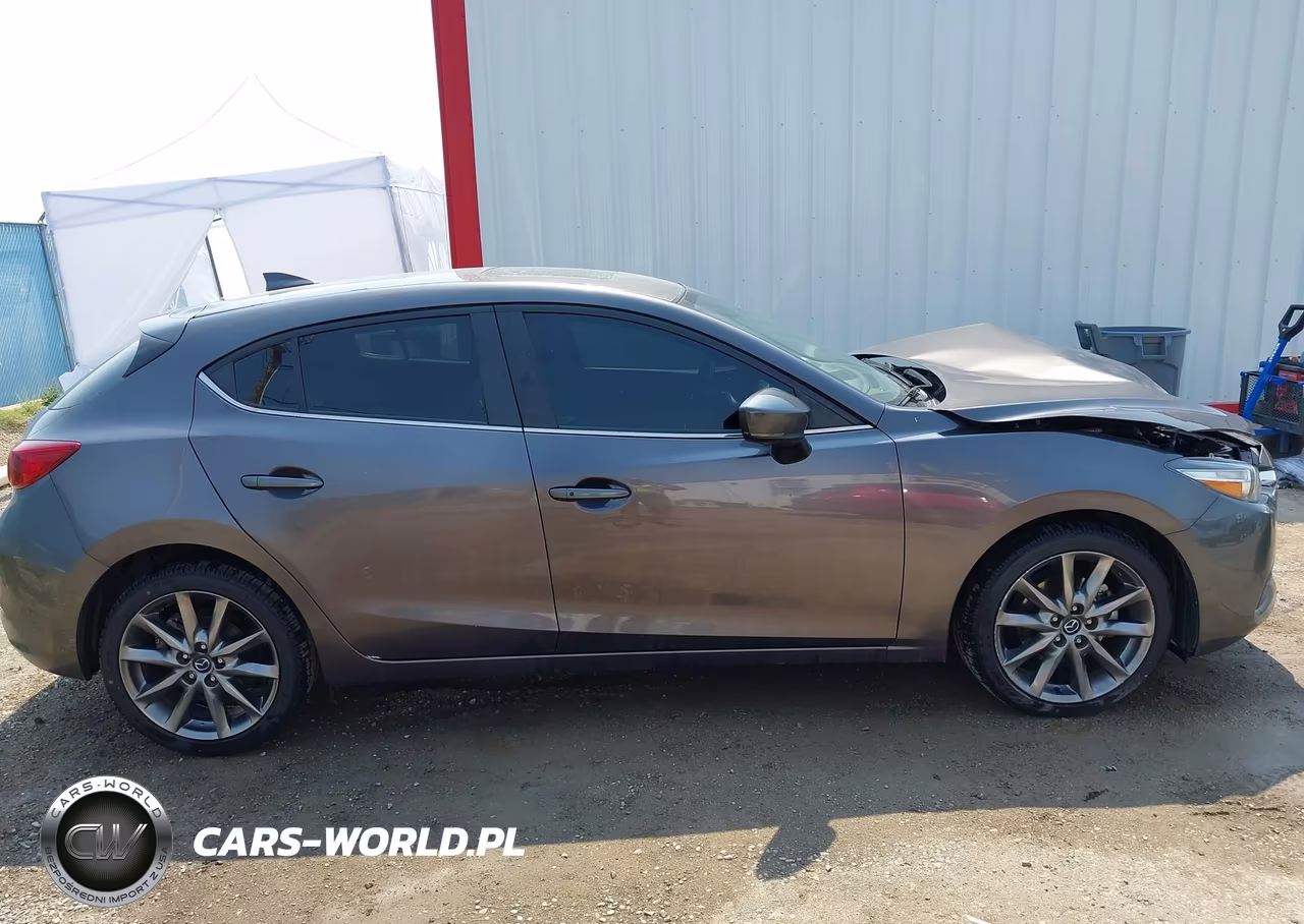 2018 Mazda Mazda3 Touring VIN:3MZBN1L33JM196520 - 13