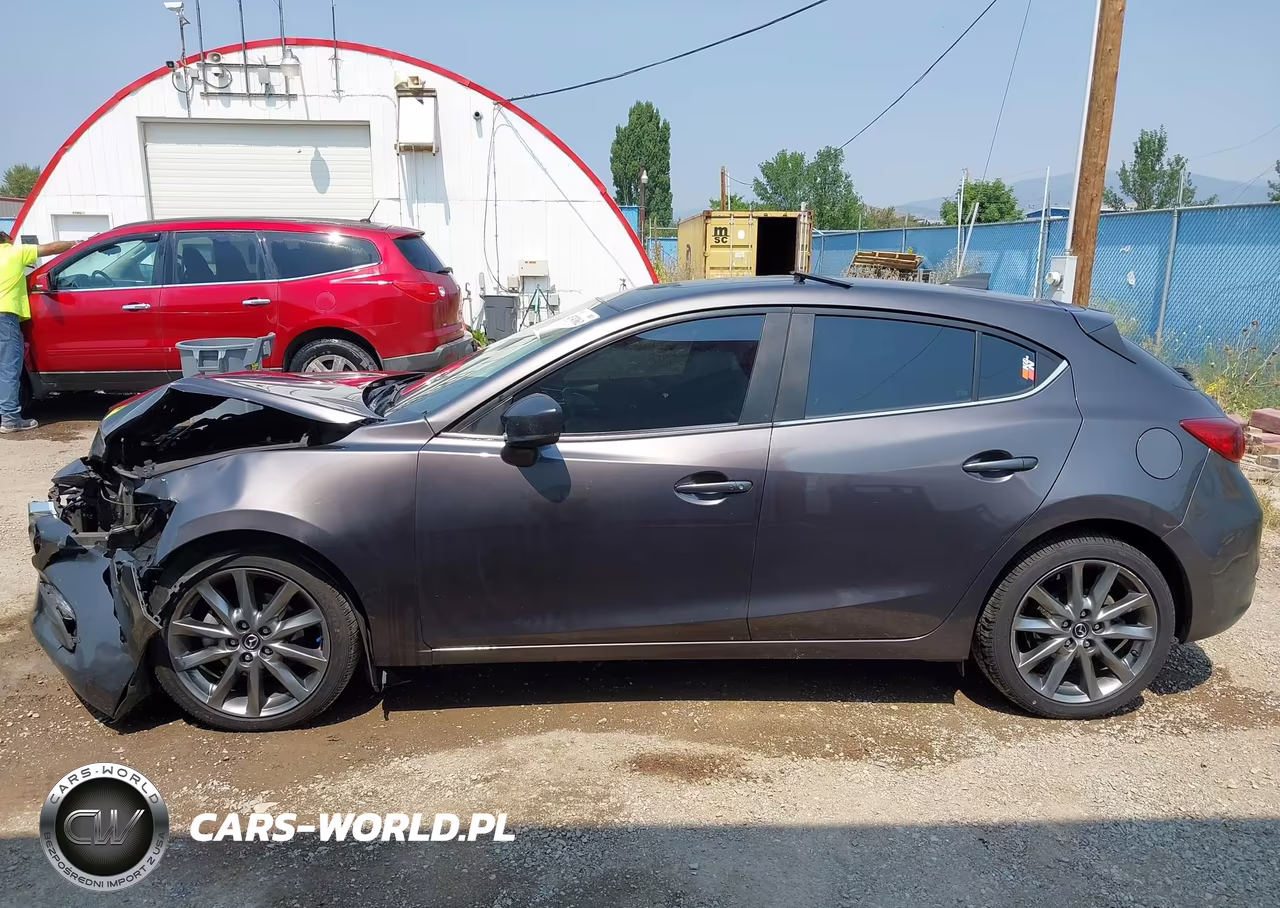 2018 Mazda Mazda3 Touring VIN:3MZBN1L33JM196520 - 14
