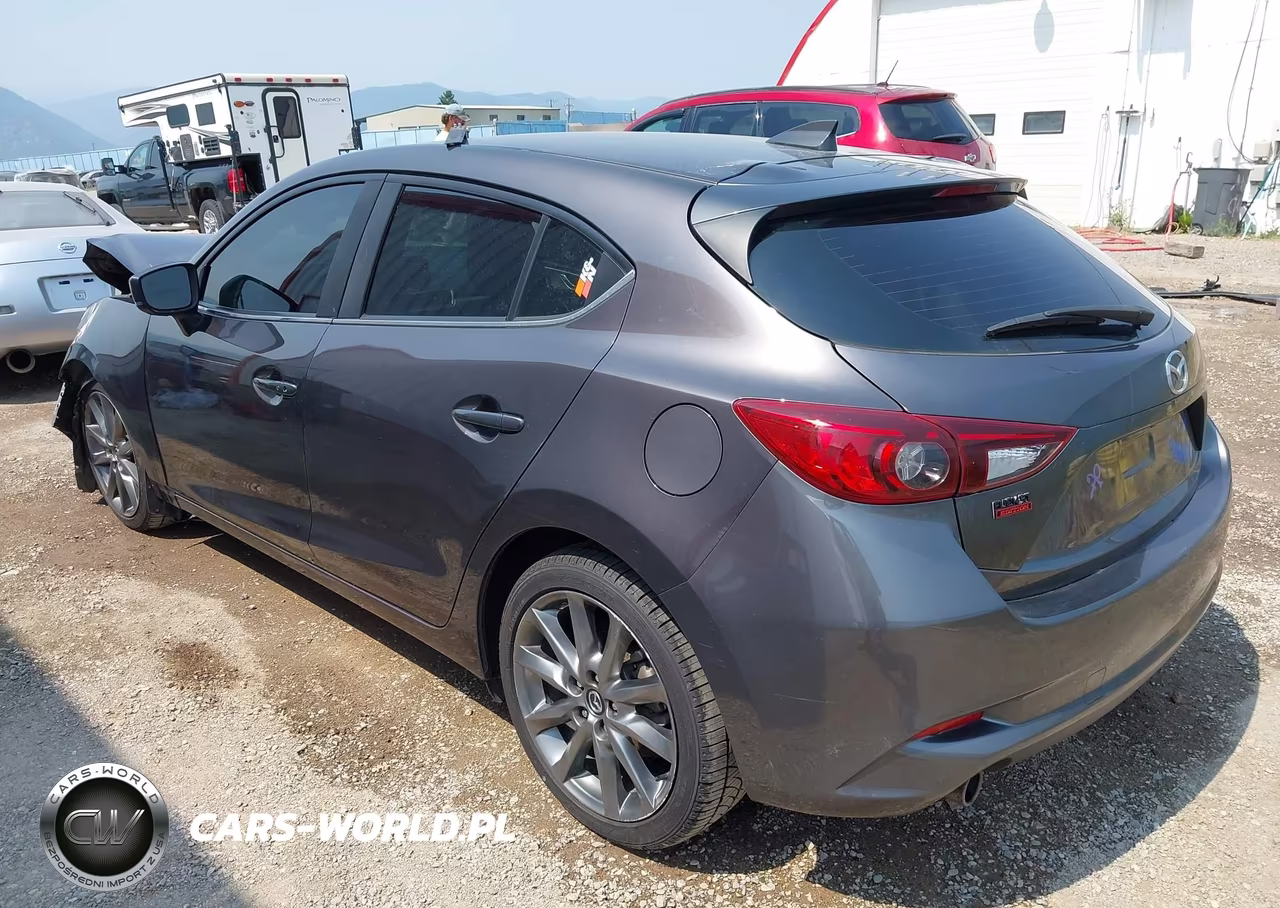 2018 Mazda Mazda3 Touring VIN:3MZBN1L33JM196520 - 3