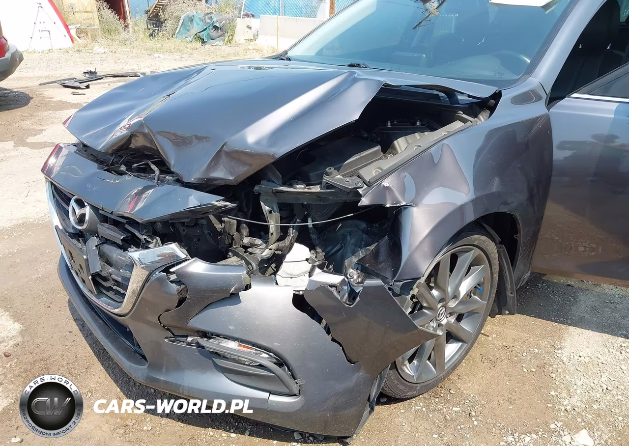 2018 Mazda Mazda3 Touring VIN:3MZBN1L33JM196520 - 6
