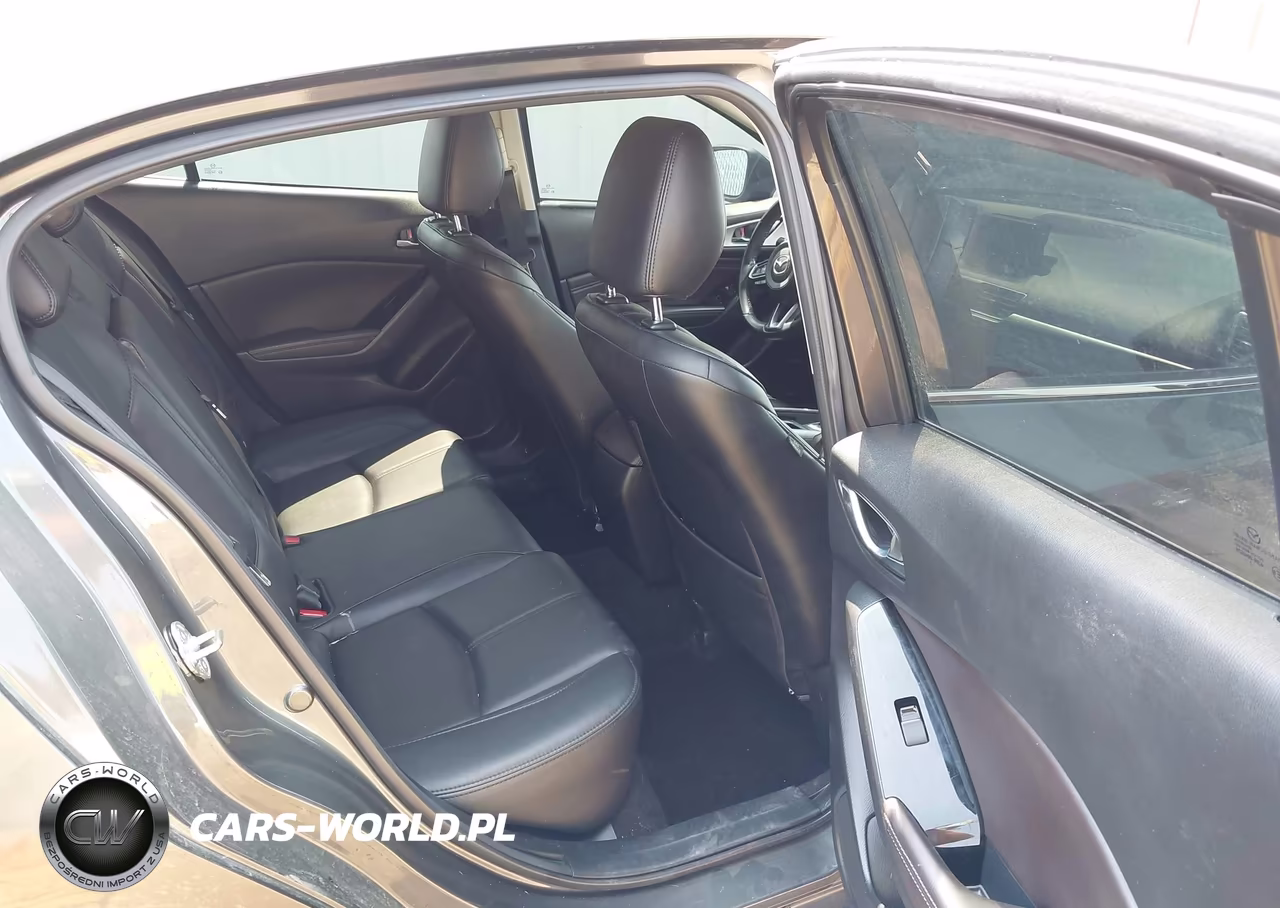 2018 Mazda Mazda3 Touring VIN:3MZBN1L33JM196520 - 8