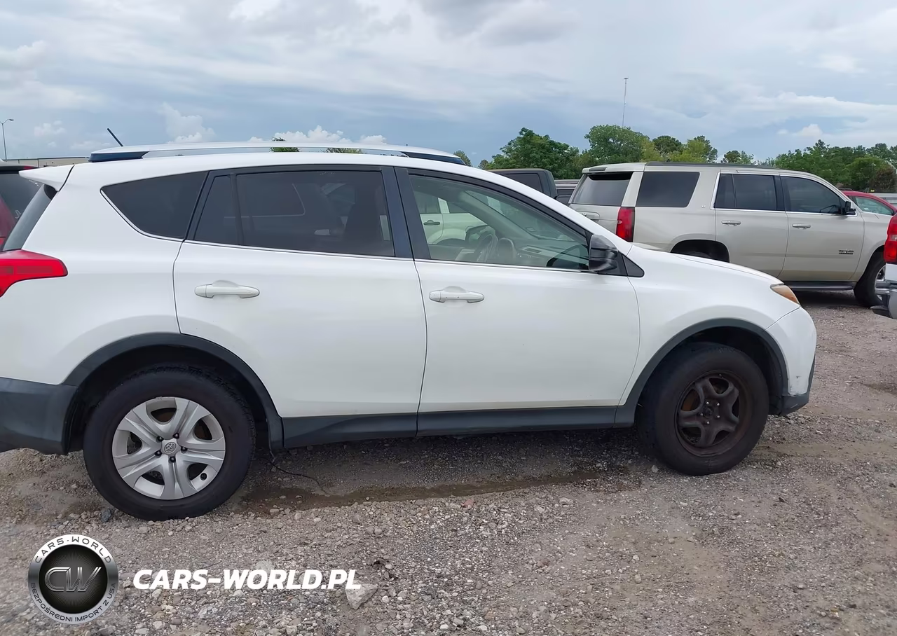 2015 Toyota Rav4 Le VIN:JTMZFREV0FJ051581 - 13