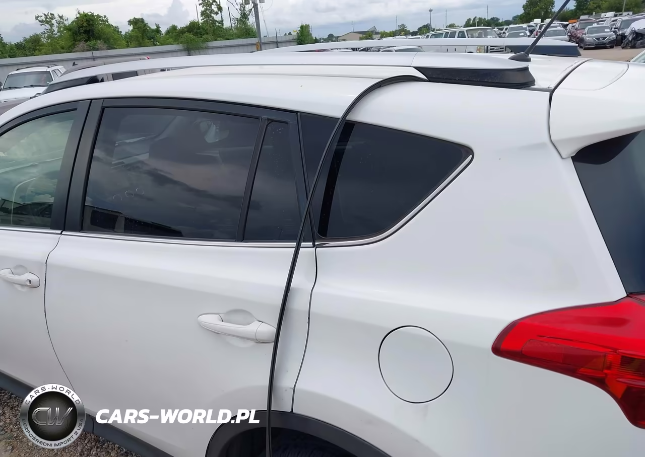 2015 Toyota Rav4 Le VIN:JTMZFREV0FJ051581 - 17