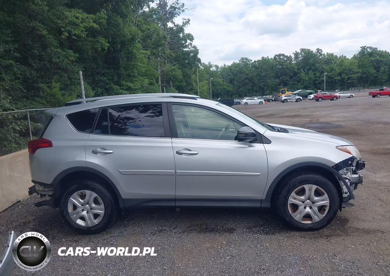 2015 Toyota Rav4 Le VIN:JTMZFREV2FJ047449 - 14