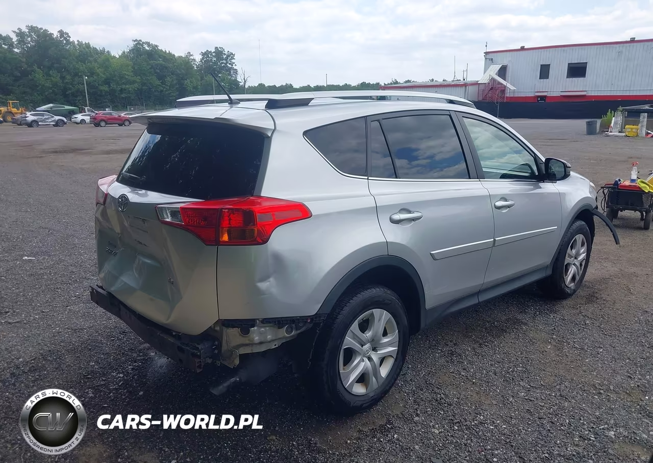 2015 Toyota Rav4 Le VIN:JTMZFREV2FJ047449 - 4