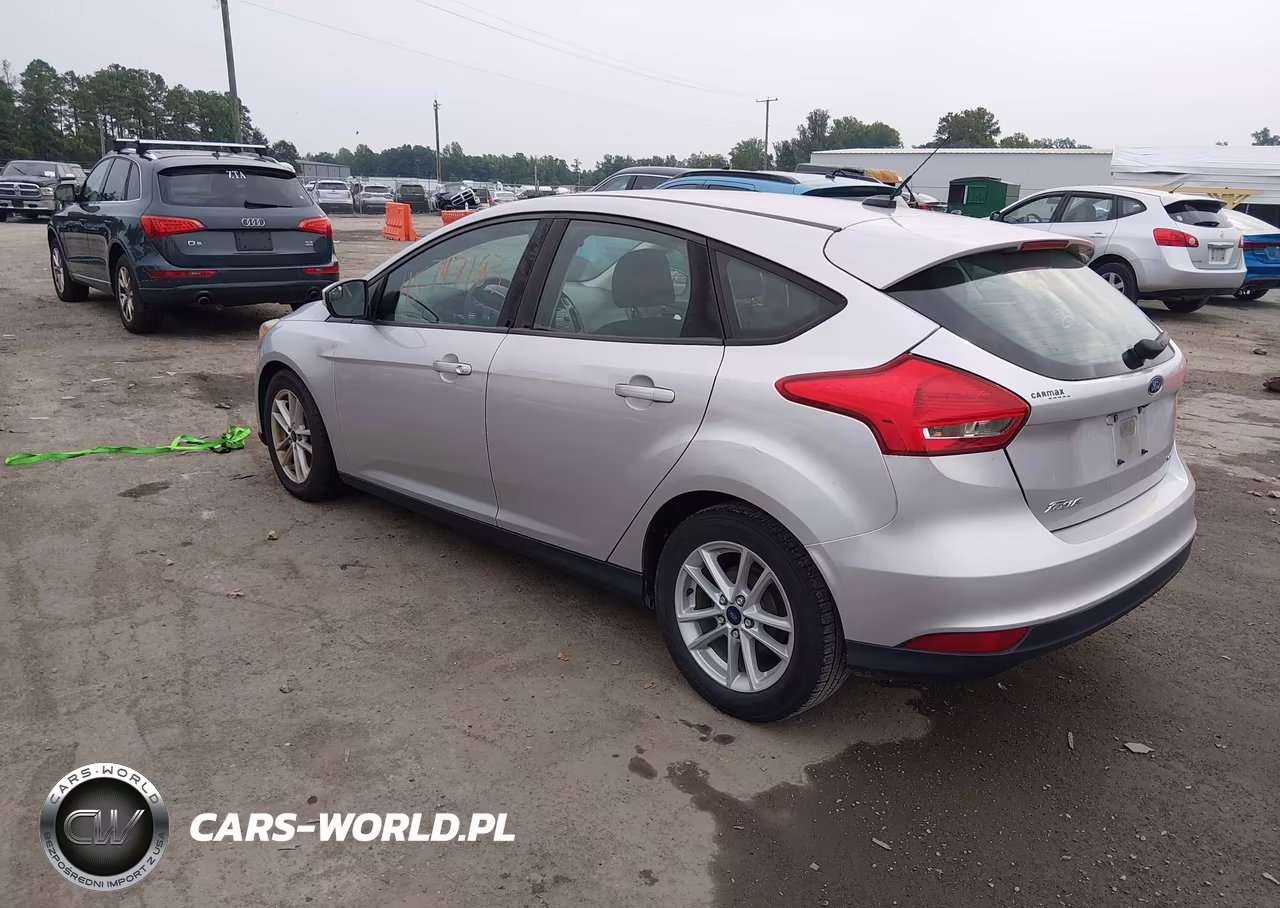 2017 Ford Focus Se VIN:1FADP3K25HL246183 - 3