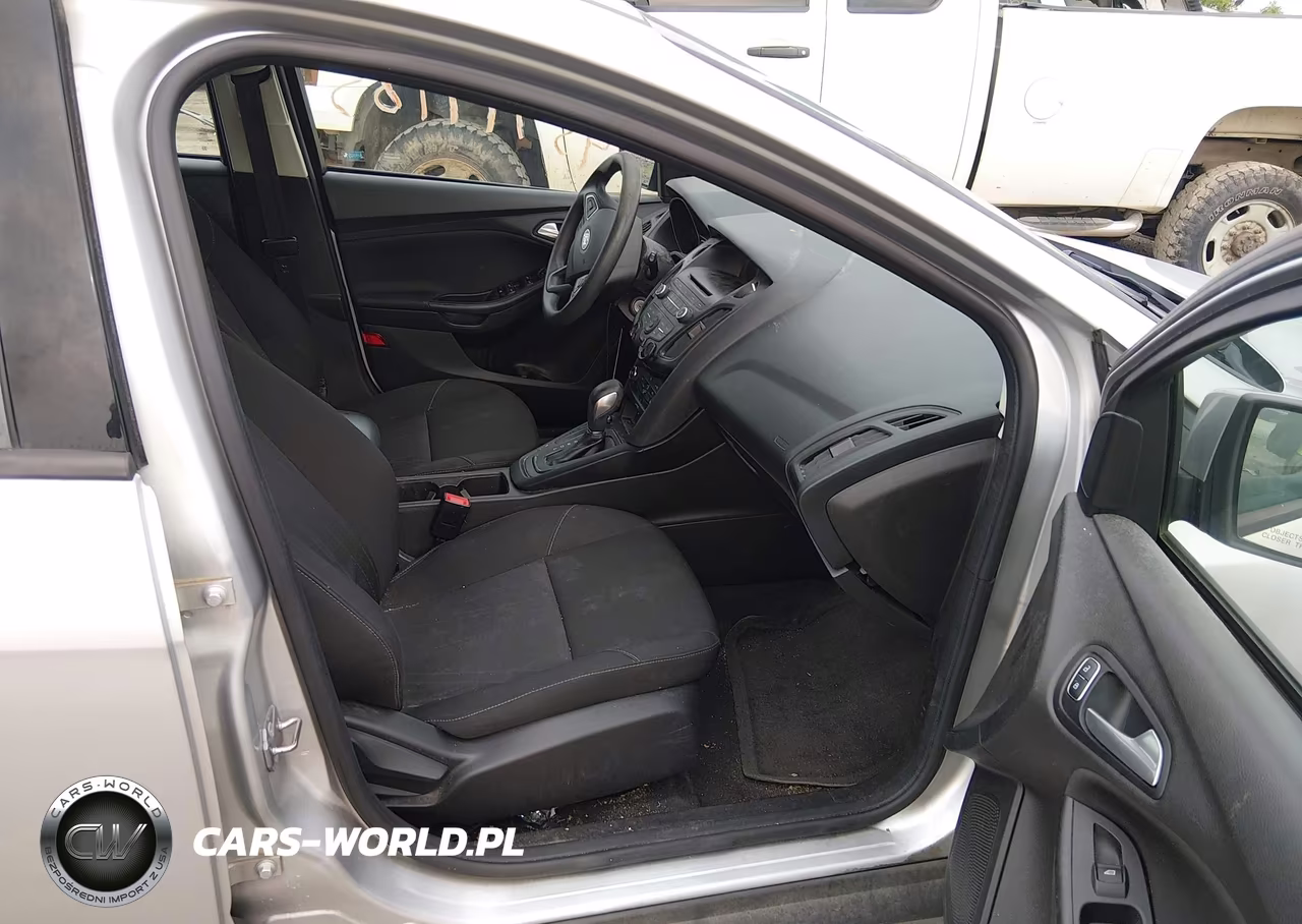 2017 Ford Focus Se VIN:1FADP3K25HL246183 - 5