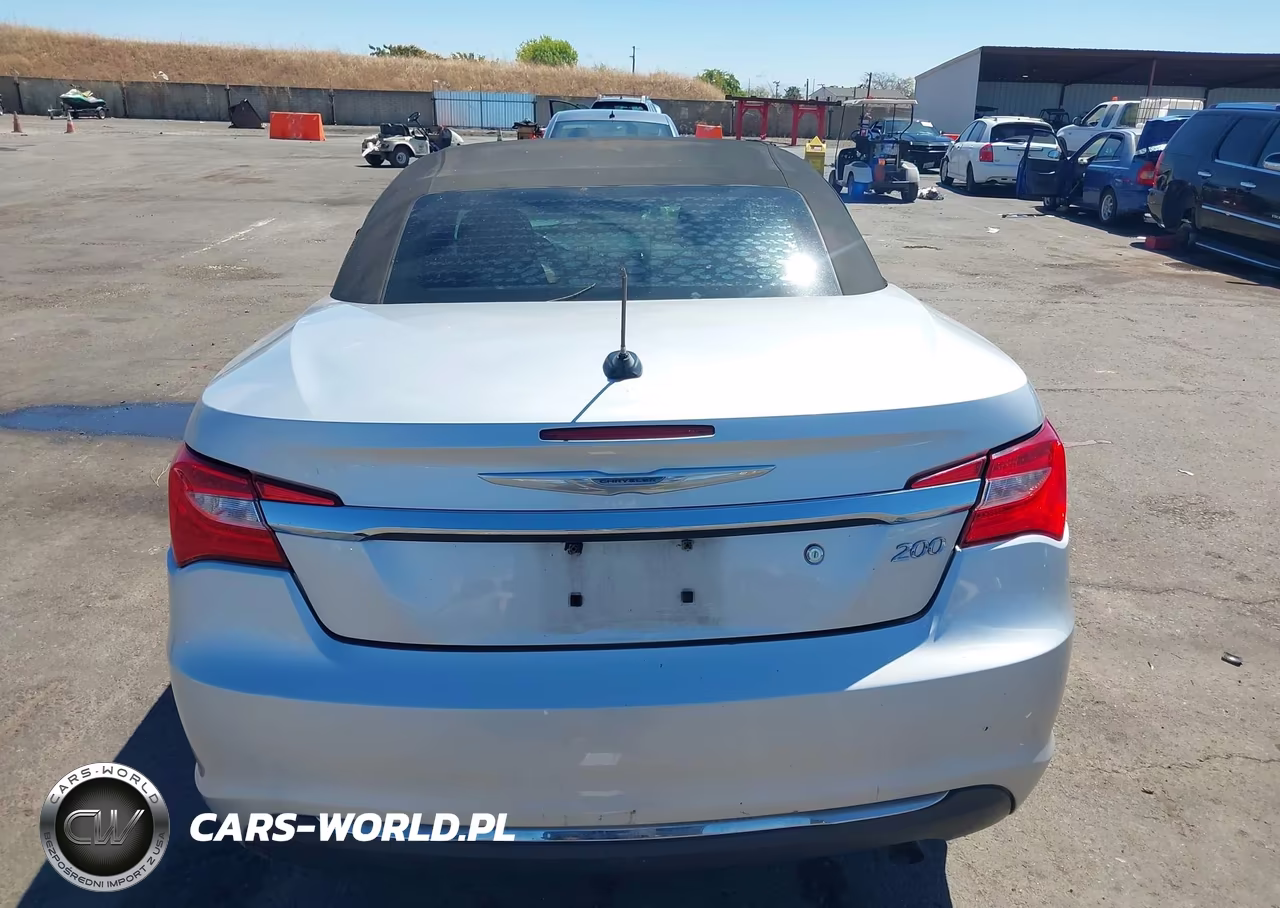 2012 Chrysler 200 Touring VIN:1C3BCBEB8CN179941 - 16