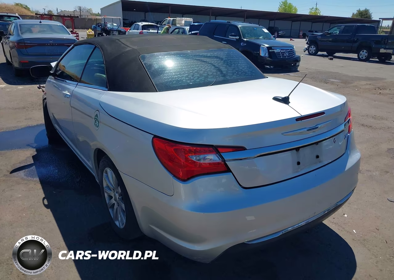 2012 Chrysler 200 Touring VIN:1C3BCBEB8CN179941 - 3