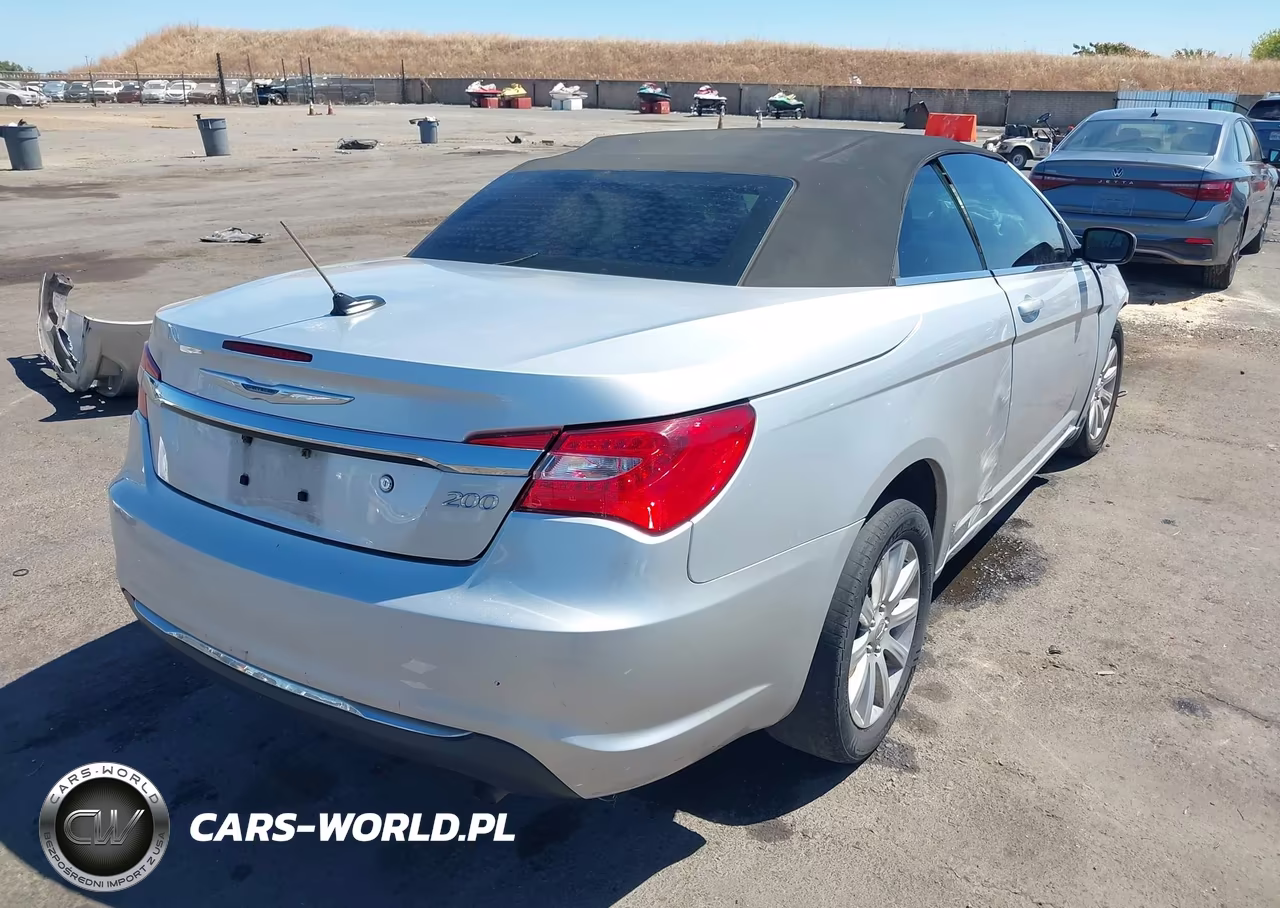 2012 Chrysler 200 Touring VIN:1C3BCBEB8CN179941 - 4