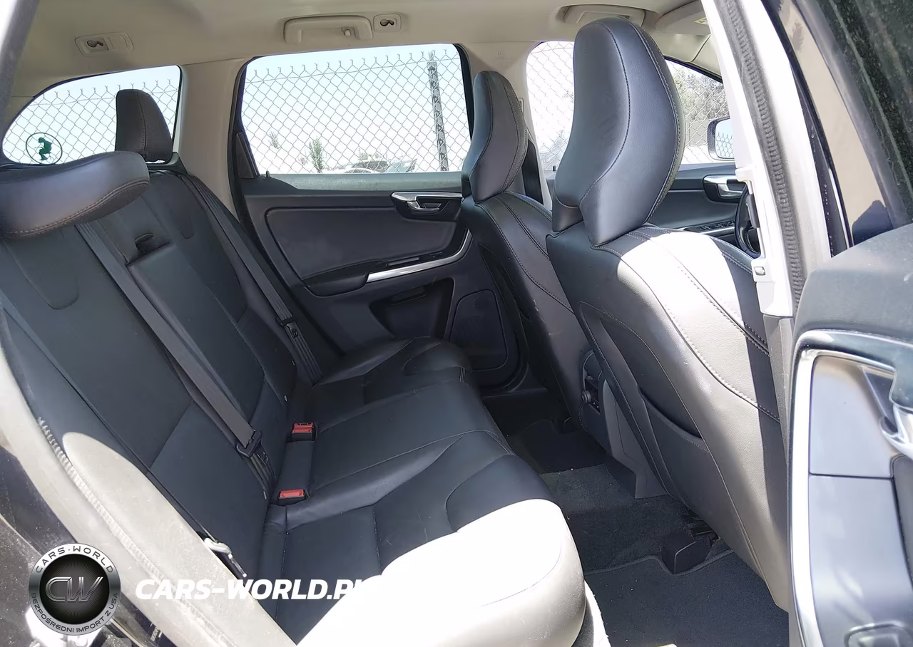 2017 Volvo Xc60 T6 Dynamic VIN:YV449MRR1H2063900 - 8