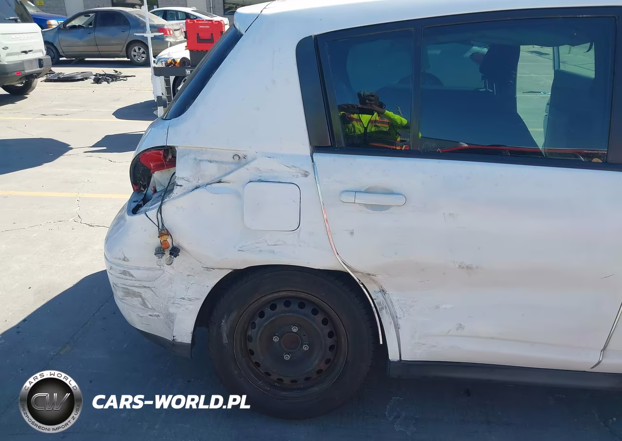 2010 Nissan Versa 1.8S VIN:3N1BC1CP5AL457506 - 6