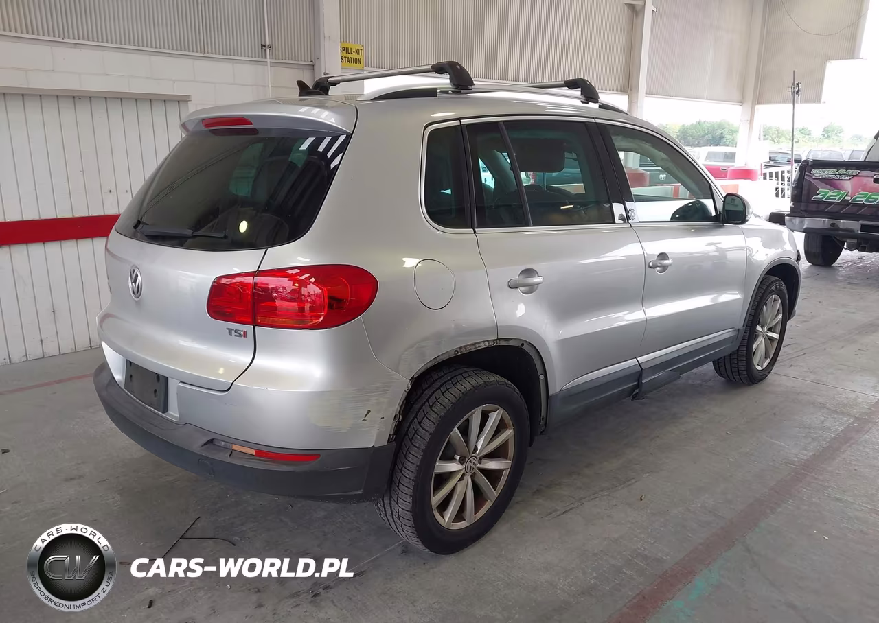 2017 Volkswagen Tiguan 2.0T Wolfsburg Edition VIN:WVGRV7AX6HW502853 - 4