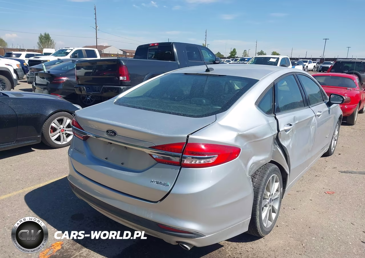 2017 Ford Fusion Hybrid S VIN:3FA6P0UU7HR196555 - 4
