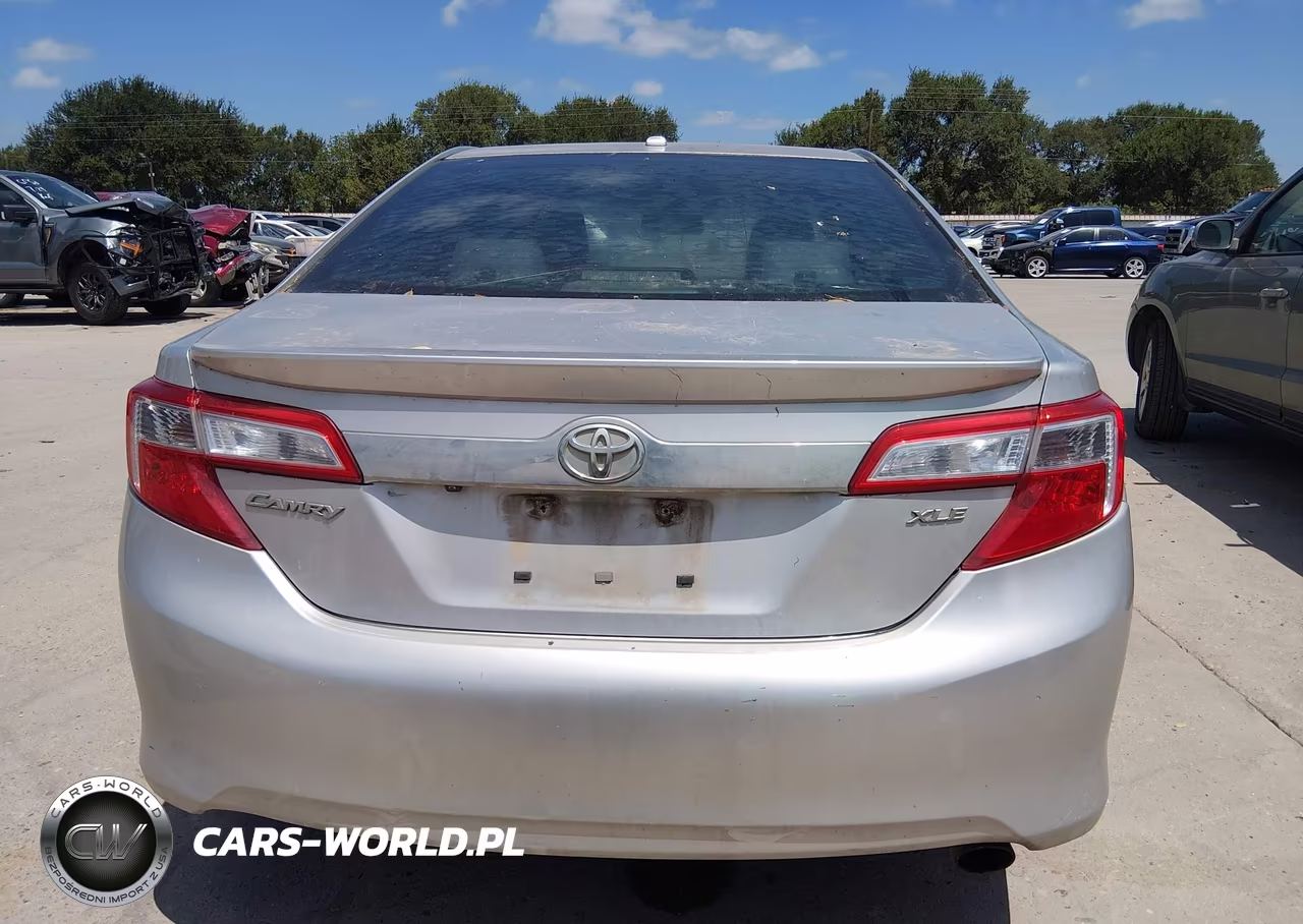 2014 Toyota Camry Xle VIN:4T4BF1FK7ER399481 - 17