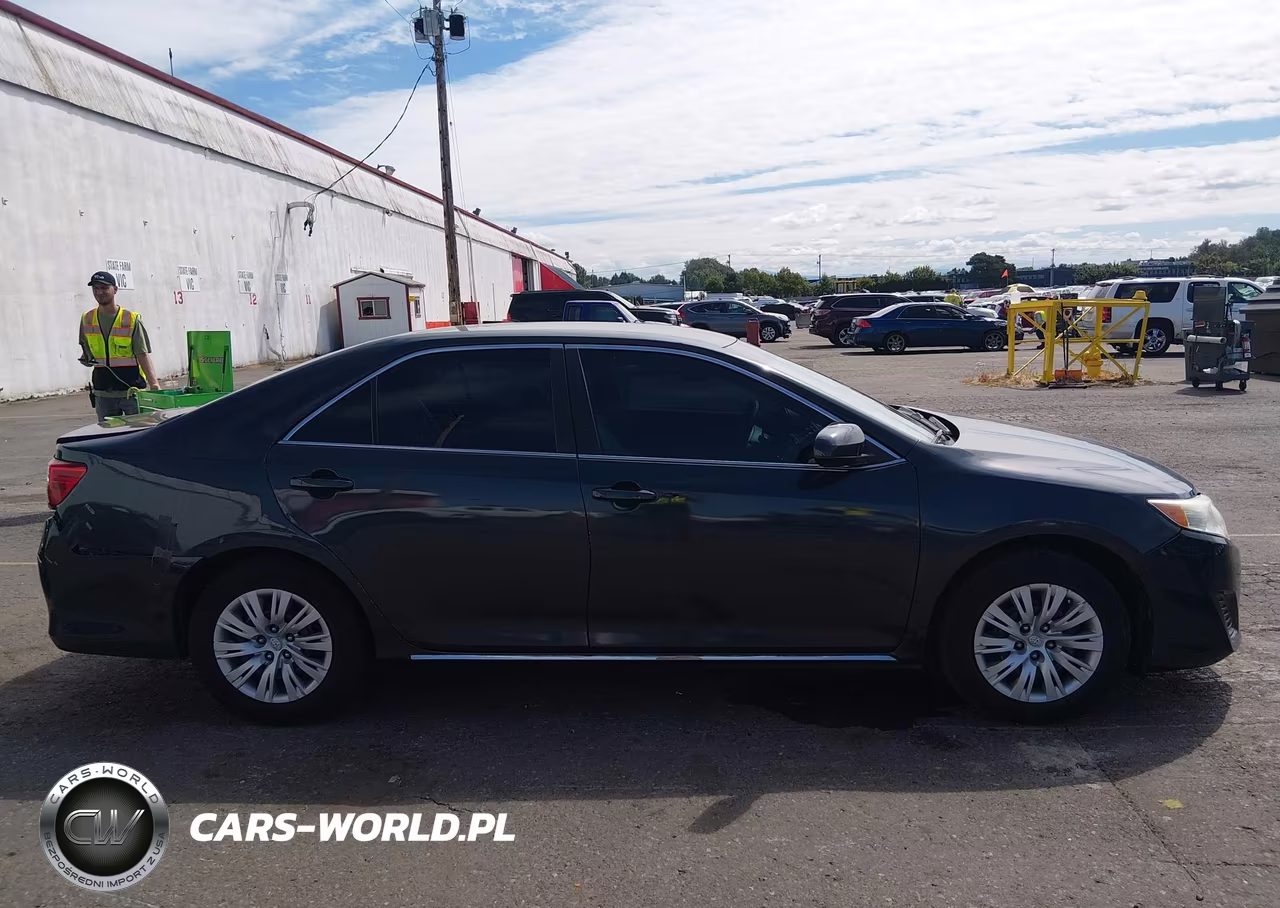2014 Toyota Camry Le VIN:4T4BF1FK0ER426181 - 13