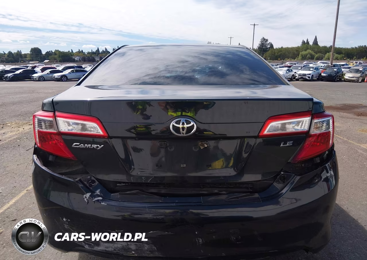 2014 Toyota Camry Le VIN:4T4BF1FK0ER426181 - 16