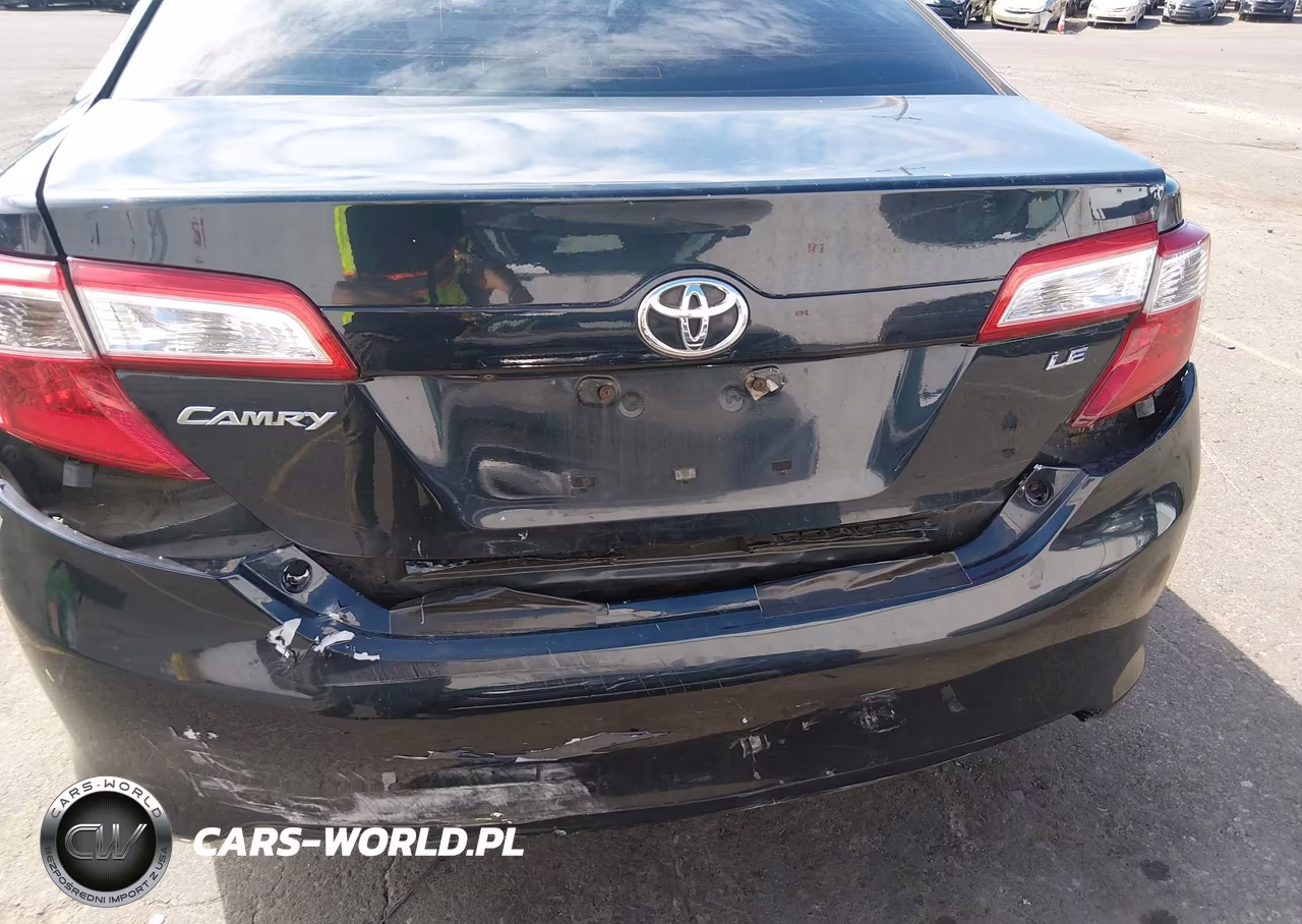 2014 Toyota Camry Le VIN:4T4BF1FK0ER426181 - 17