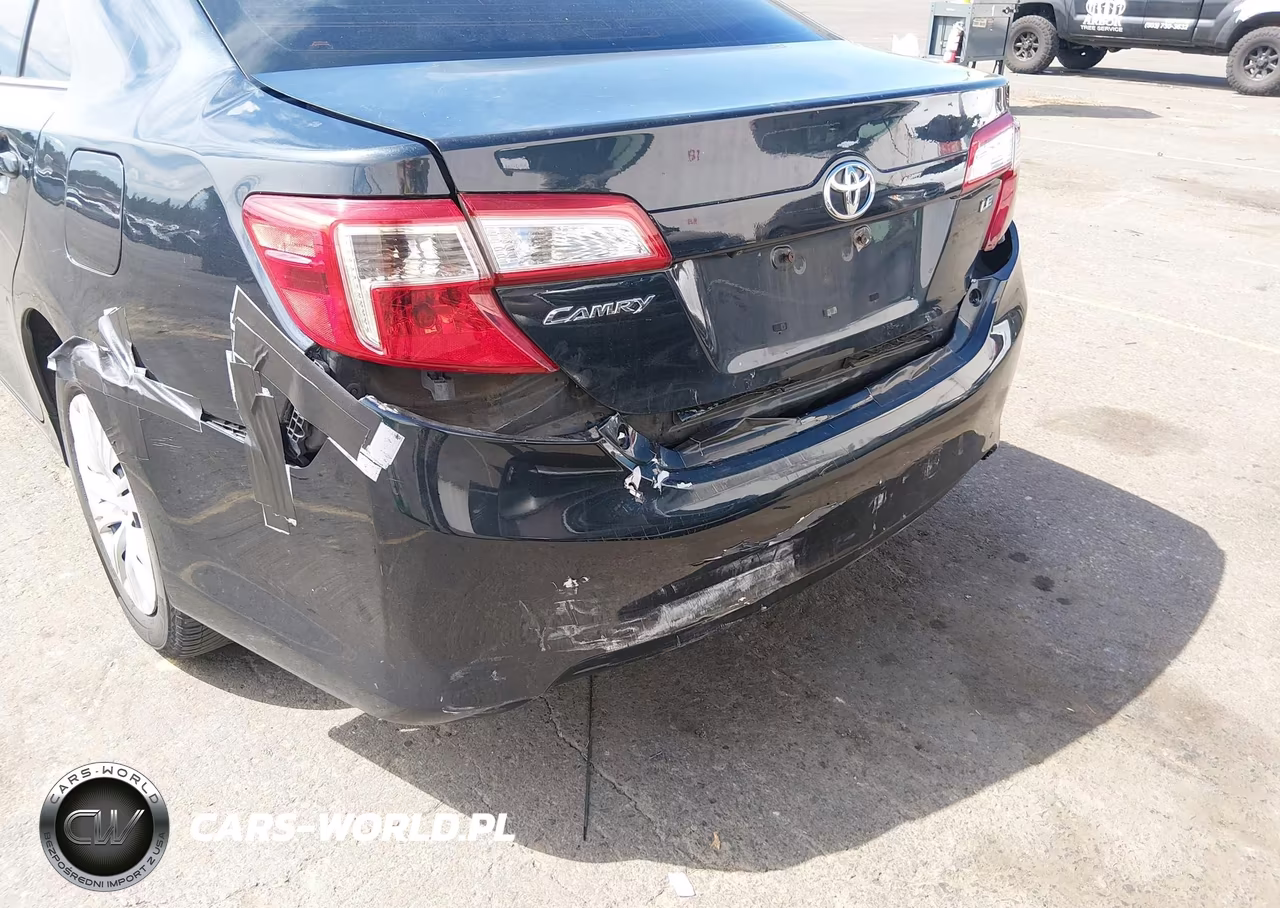 2014 Toyota Camry Le VIN:4T4BF1FK0ER426181 - 18