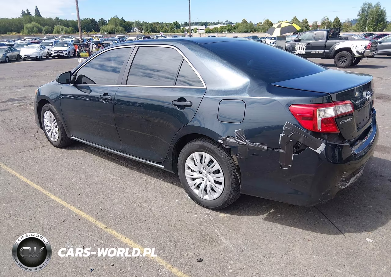 2014 Toyota Camry Le VIN:4T4BF1FK0ER426181 - 3
