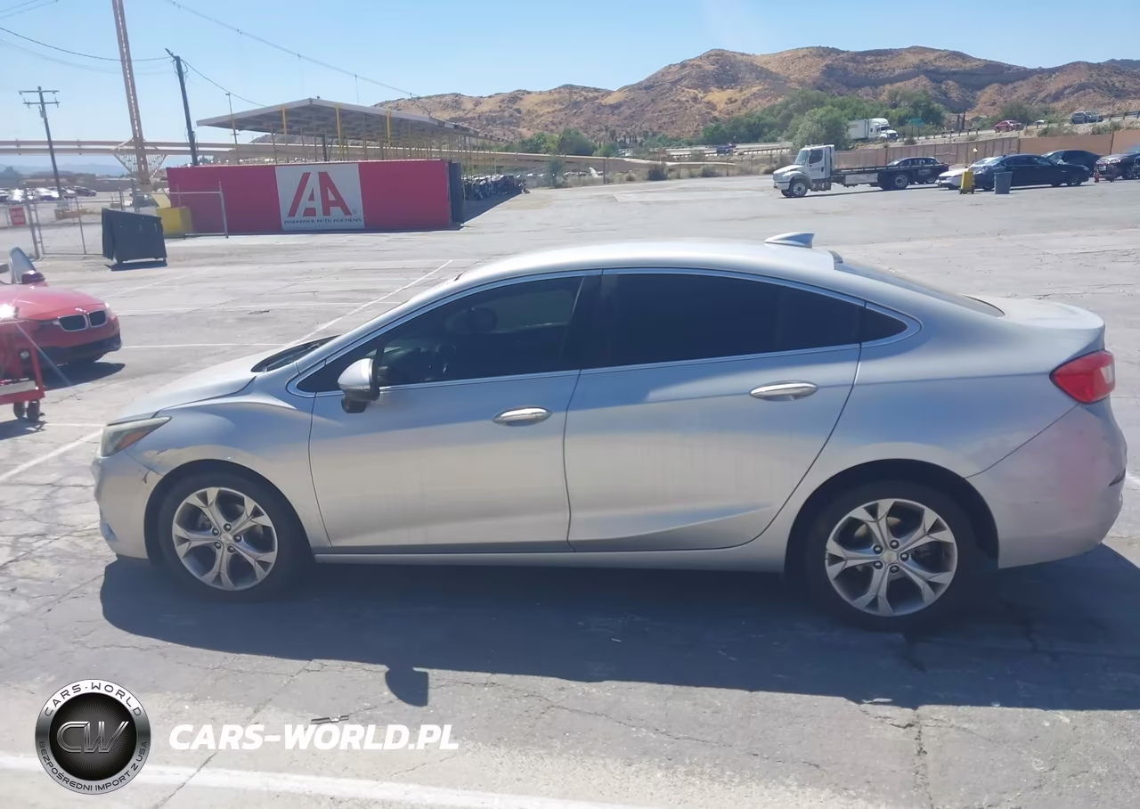 2018 Chevrolet Cruze Premier Auto VIN:1G1BF5SM6J7107625 - 14