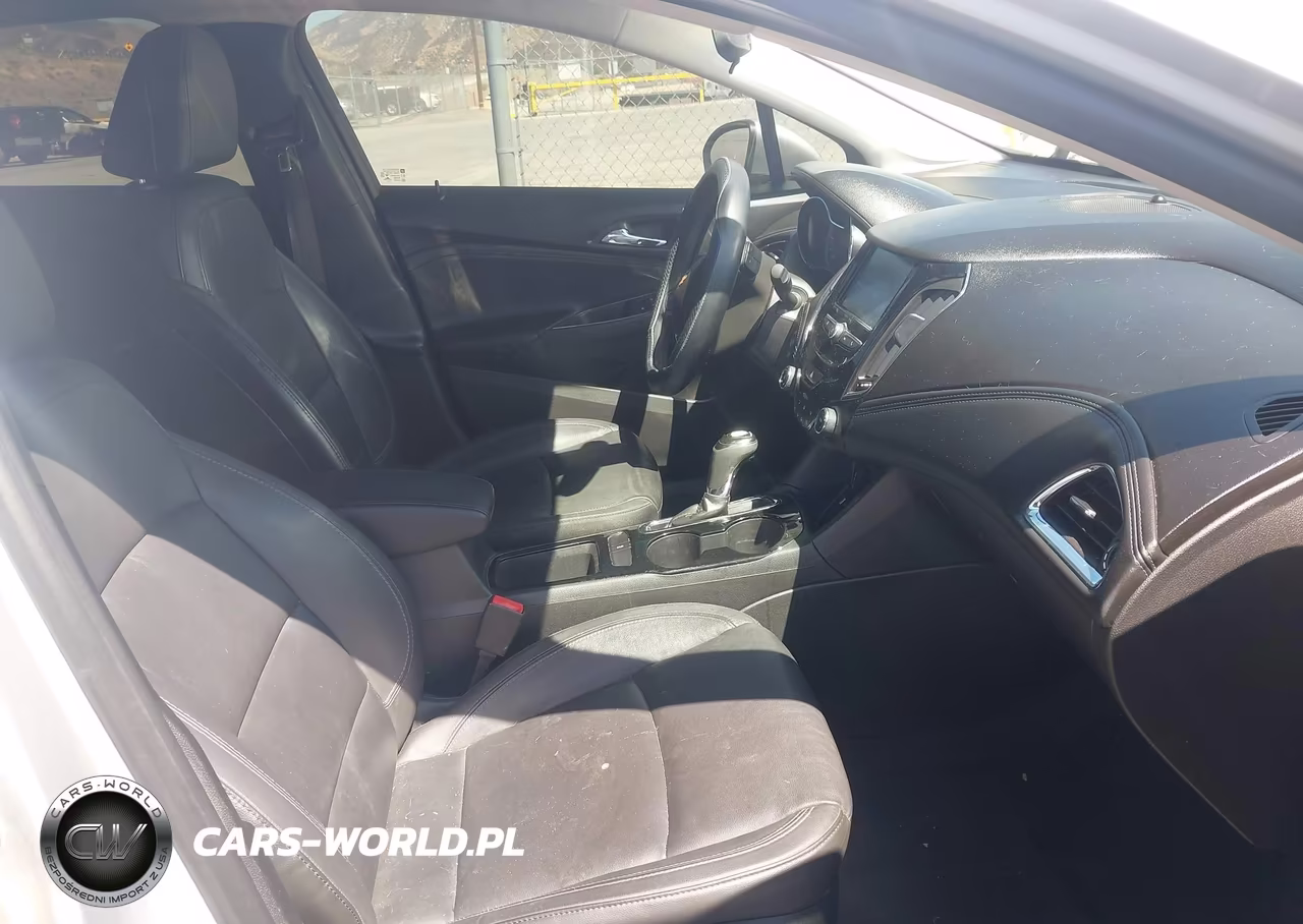 2018 Chevrolet Cruze Premier Auto VIN:1G1BF5SM6J7107625 - 5