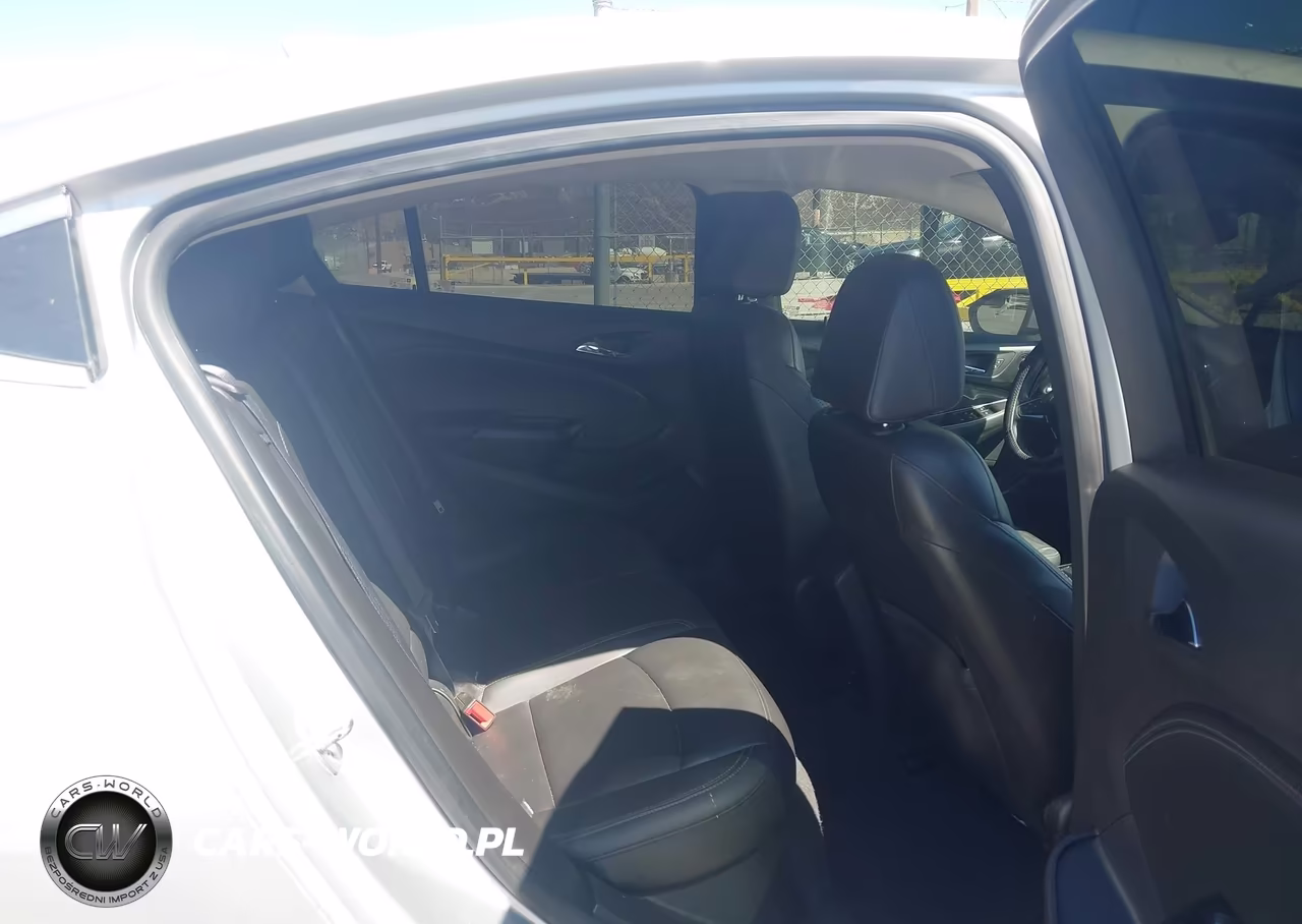 2018 Chevrolet Cruze Premier Auto VIN:1G1BF5SM6J7107625 - 8
