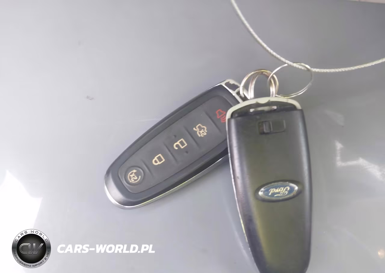 2015 Ford Escape Titanium VIN:1FMCU9JX3FUB94201 - 11