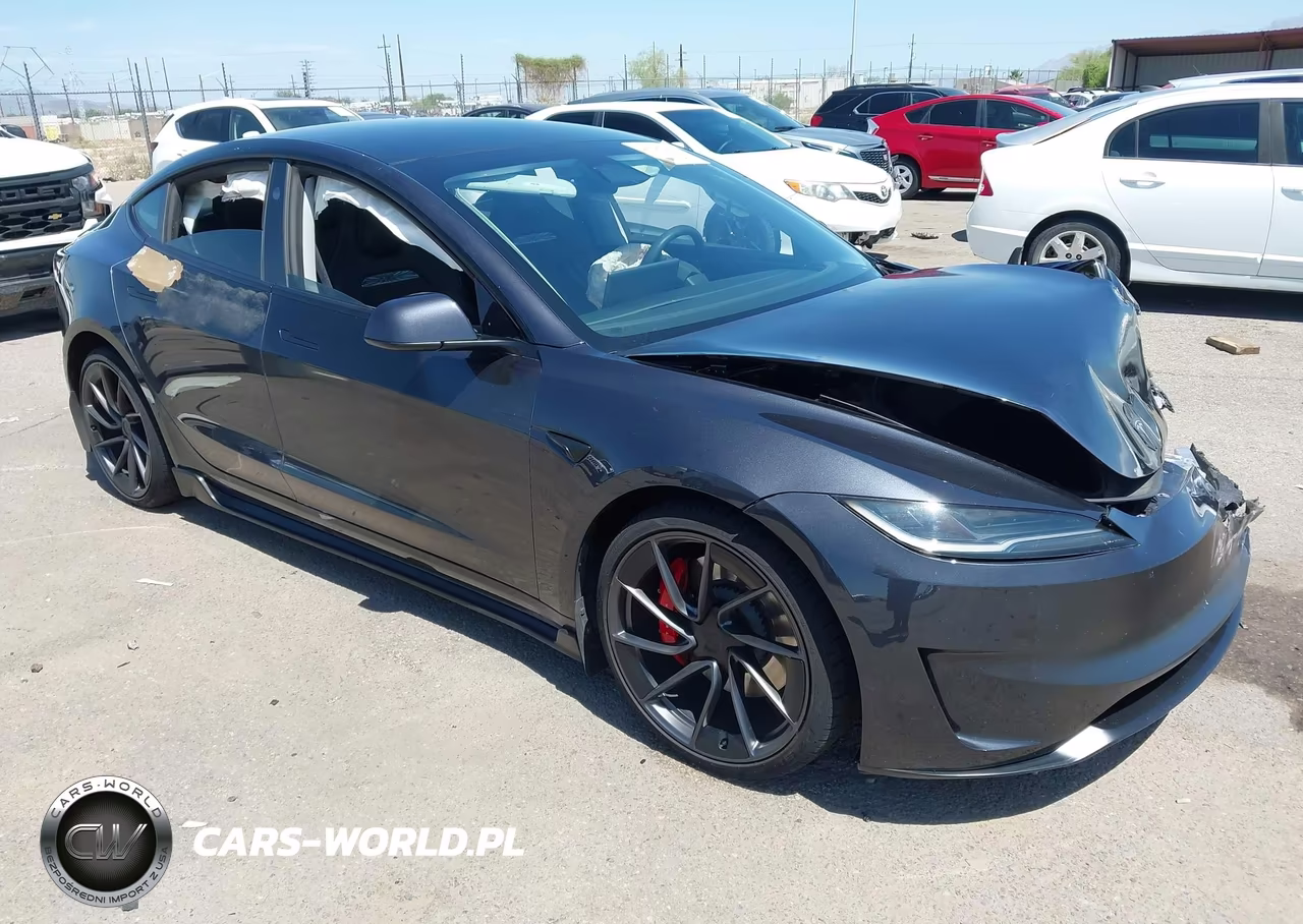 2024 Tesla Model 3 Performance All-Wheel Drive – zdjęcie 1 z 17