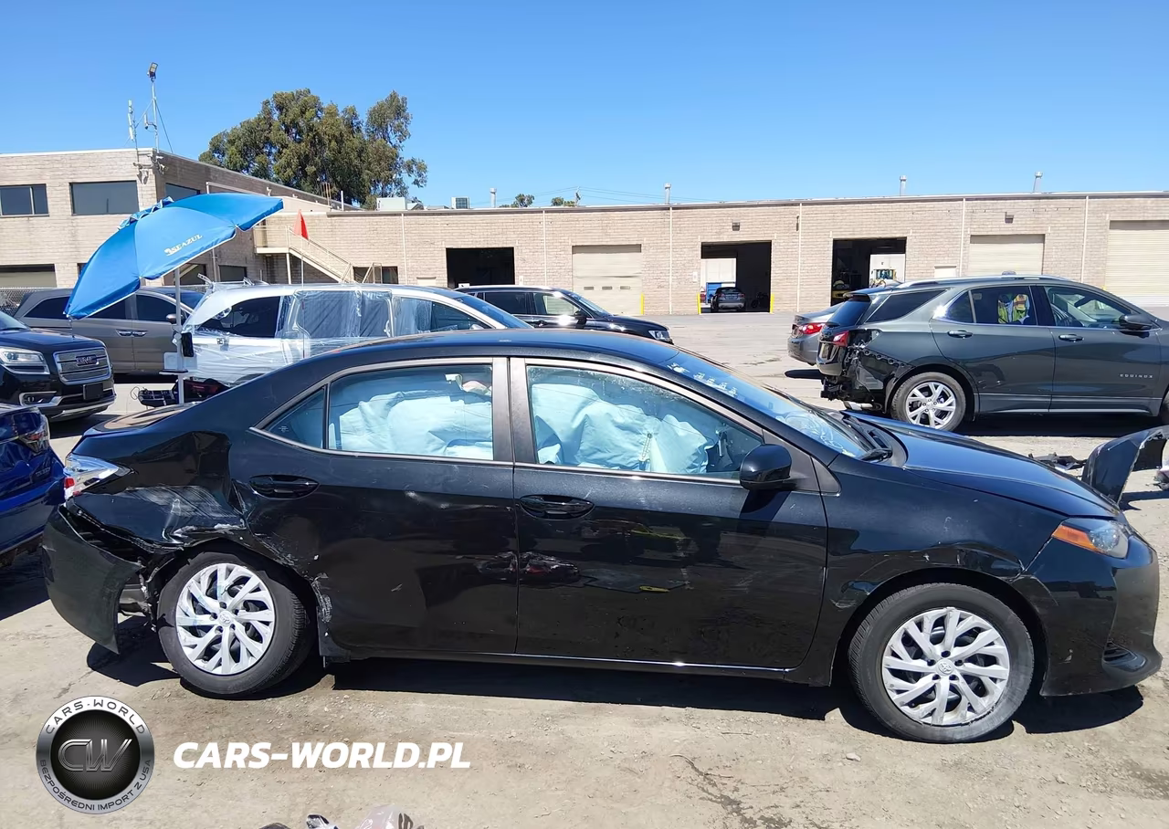 2019 Toyota Corolla Le VIN:5YFBURHE2KP876529 - 13