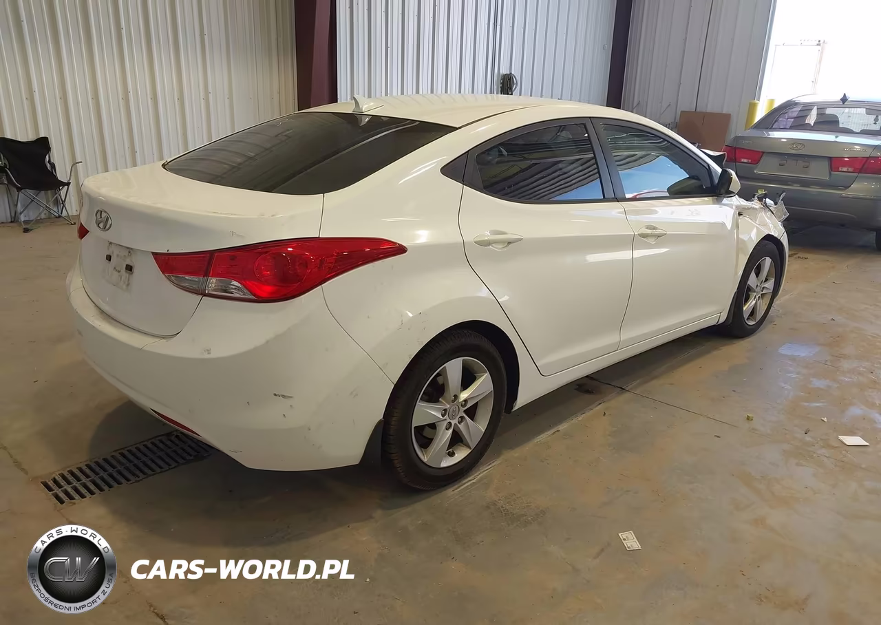 2013 Hyundai Elantra Gls VIN:5NPDH4AE8DH390091 - 4