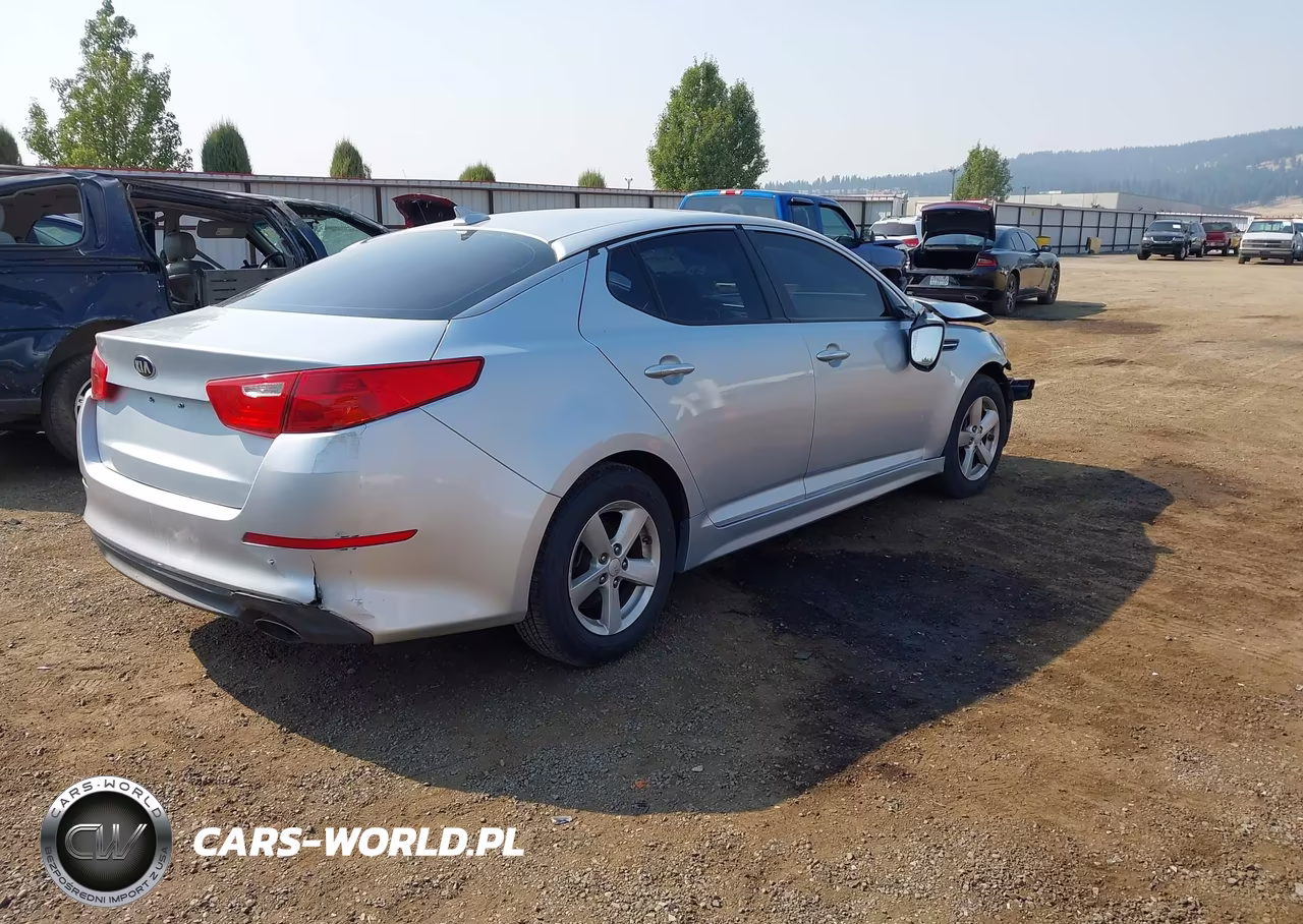 2015 Kia Optima Lx VIN:5XXGM4A77FG506762 - 4