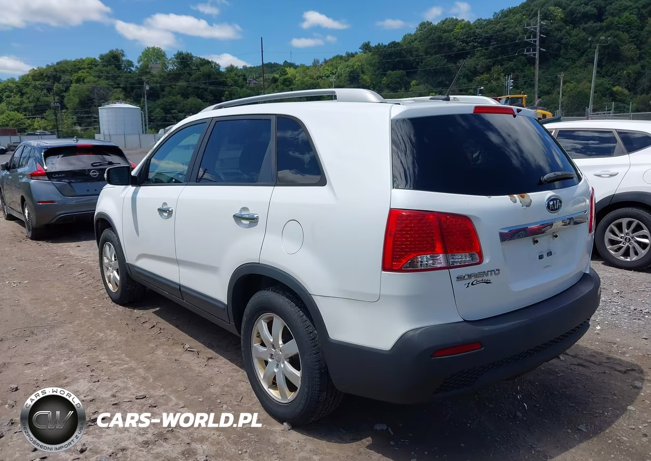 2013 Kia Sorento Lx V6 VIN:5XYKT4A2XDG357872 - 3