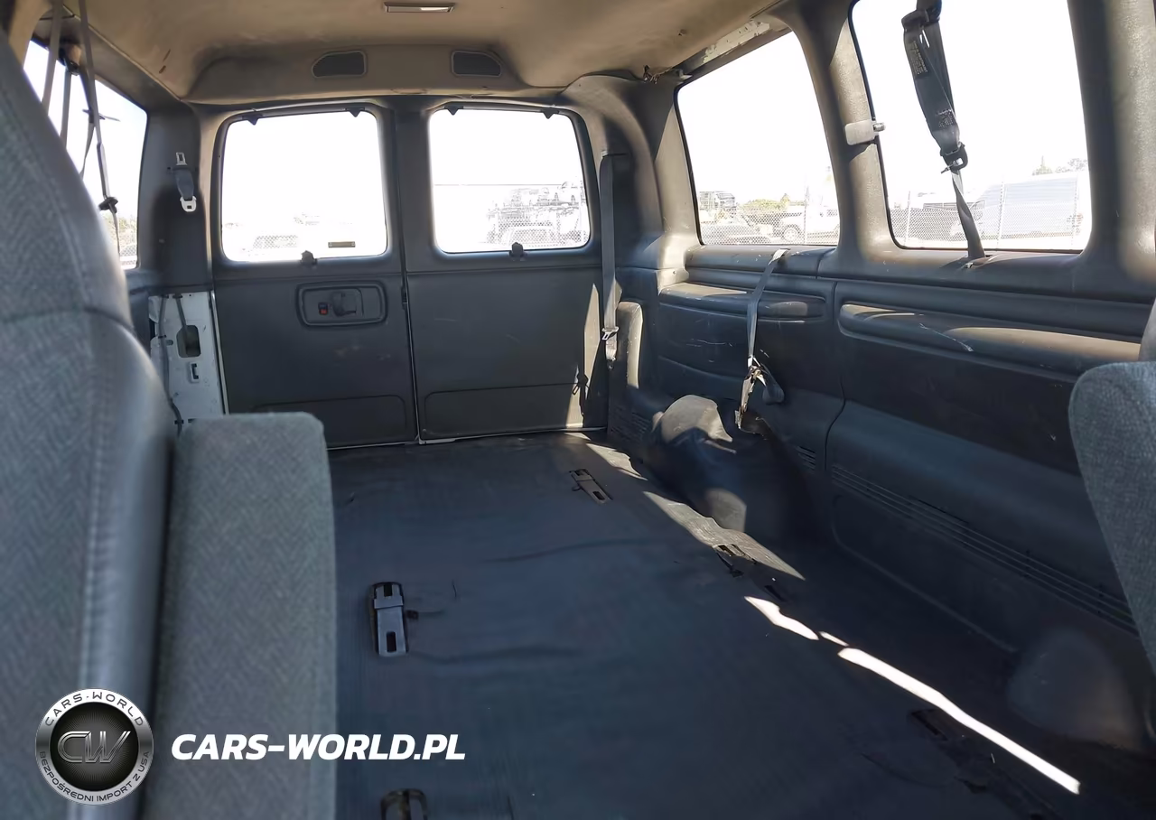 2002 Chevrolet Express Van VIN:1GAGG25R821195462 - 8