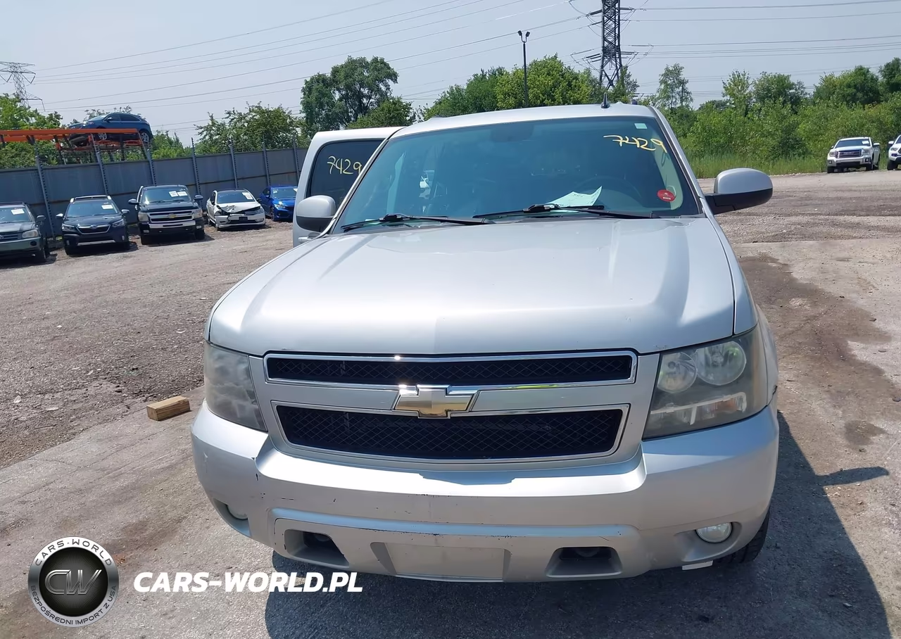 2011 Chevrolet Suburban Lt VIN:1GNSKJE3XBR108580 - 12