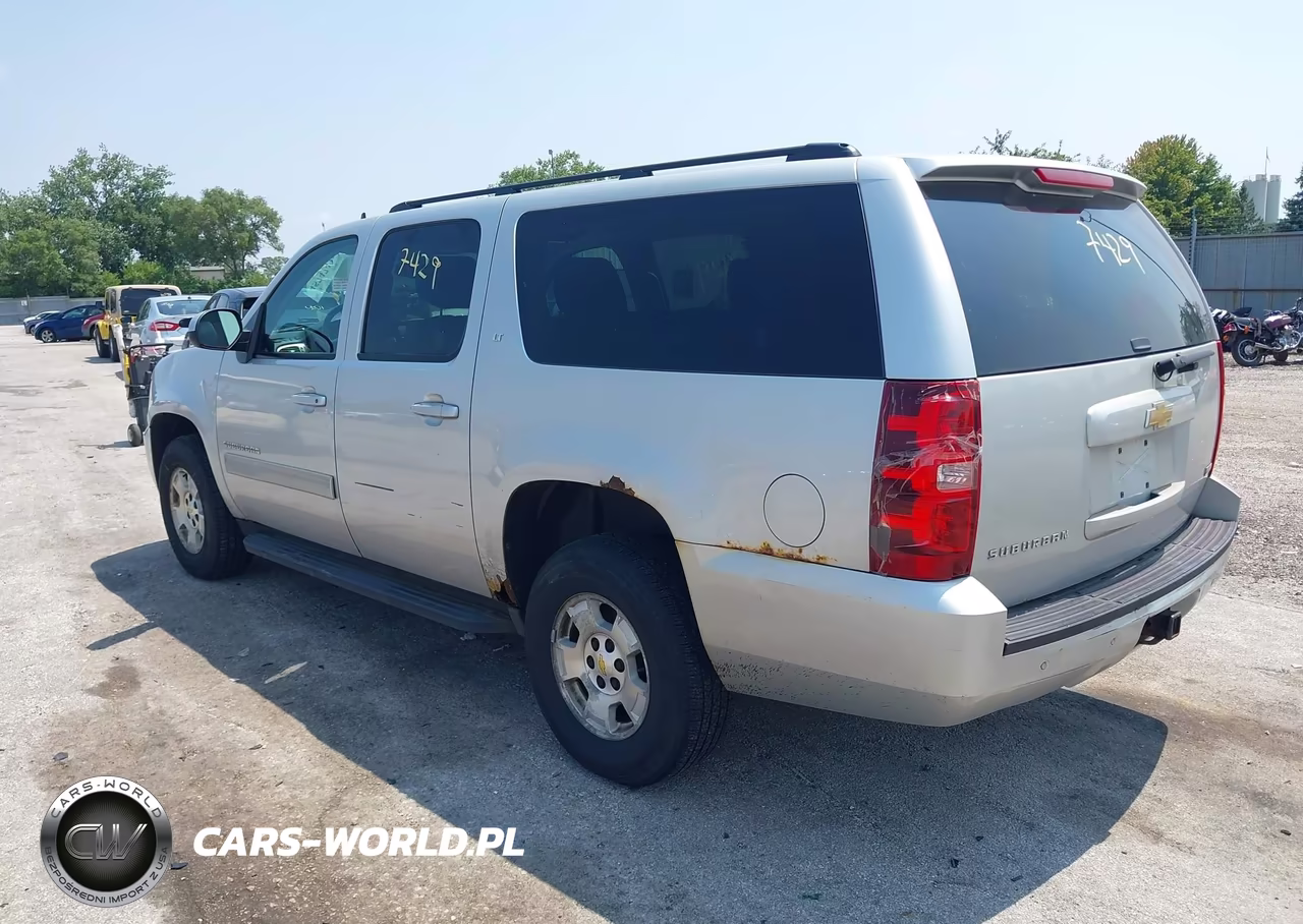 2011 Chevrolet Suburban Lt VIN:1GNSKJE3XBR108580 - 3