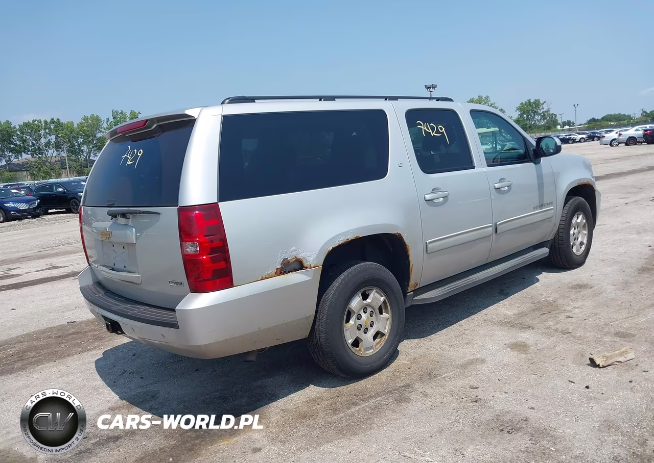2011 Chevrolet Suburban Lt VIN:1GNSKJE3XBR108580 - 4