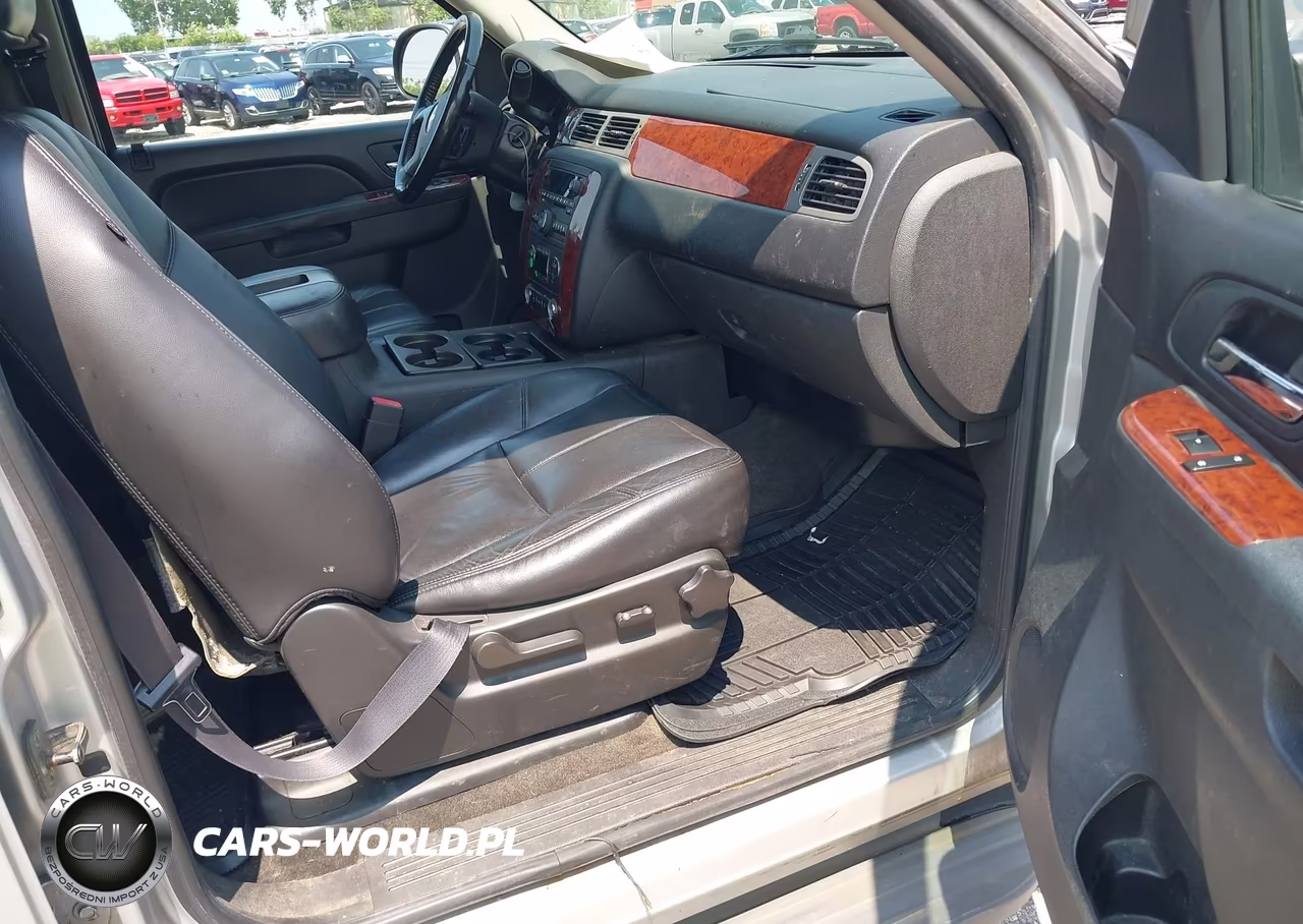 2011 Chevrolet Suburban Lt VIN:1GNSKJE3XBR108580 - 5