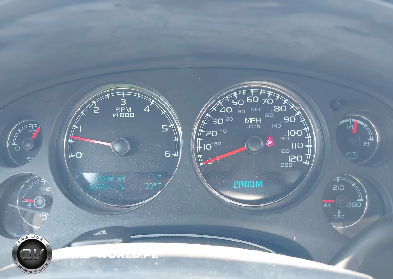 2011 Chevrolet Suburban Lt VIN:1GNSKJE3XBR108580 - 7