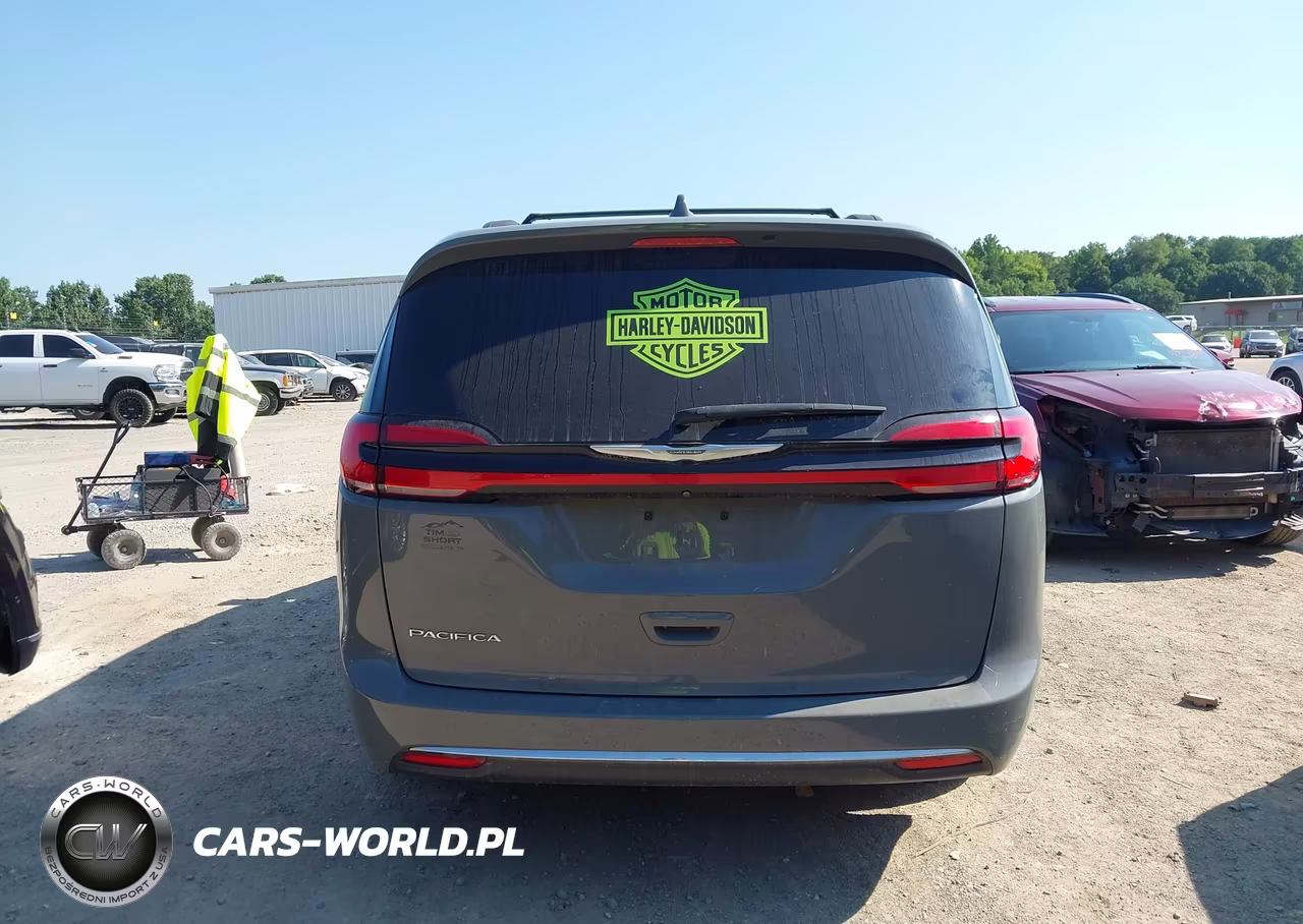 2022 Chrysler Pacifica Touring L VIN:2C4RC1BG8NR185913 - 17